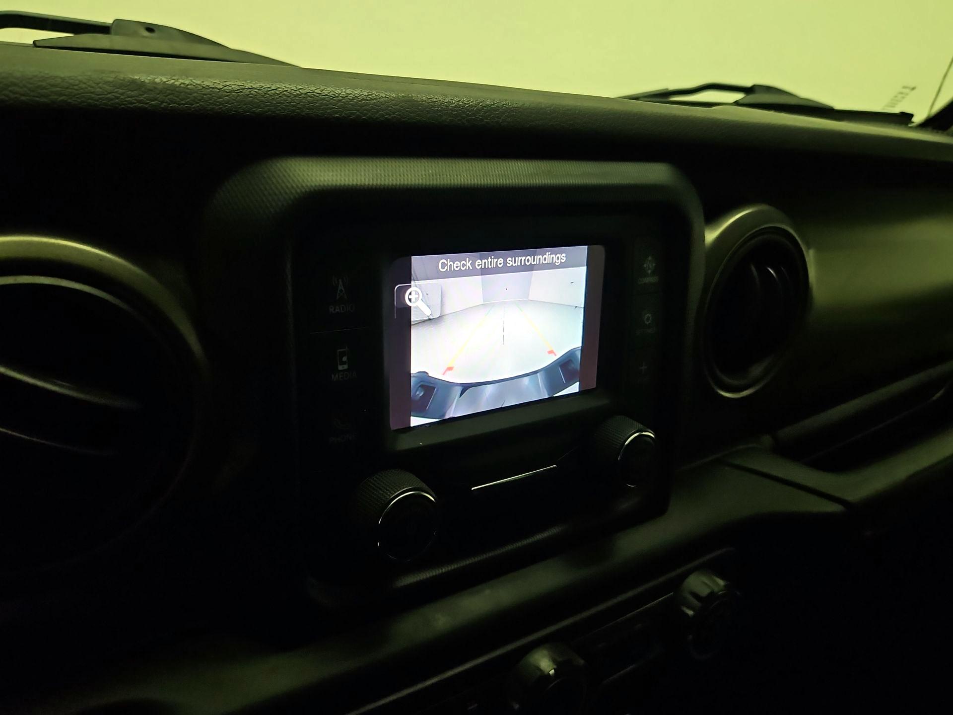 Thumbnail: 2021 Jeep Gladiator - 14