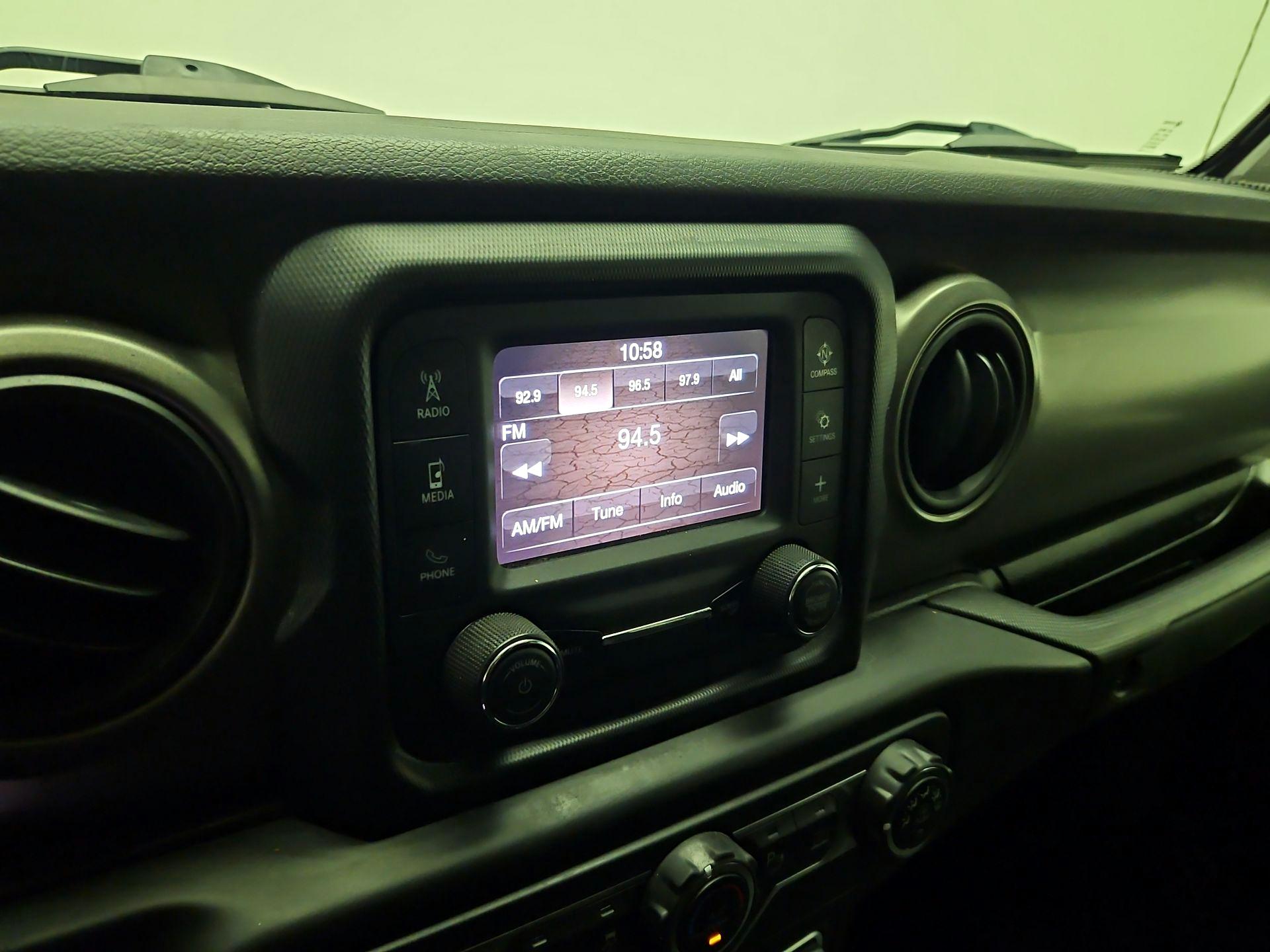 Thumbnail: 2021 Jeep Gladiator - 15