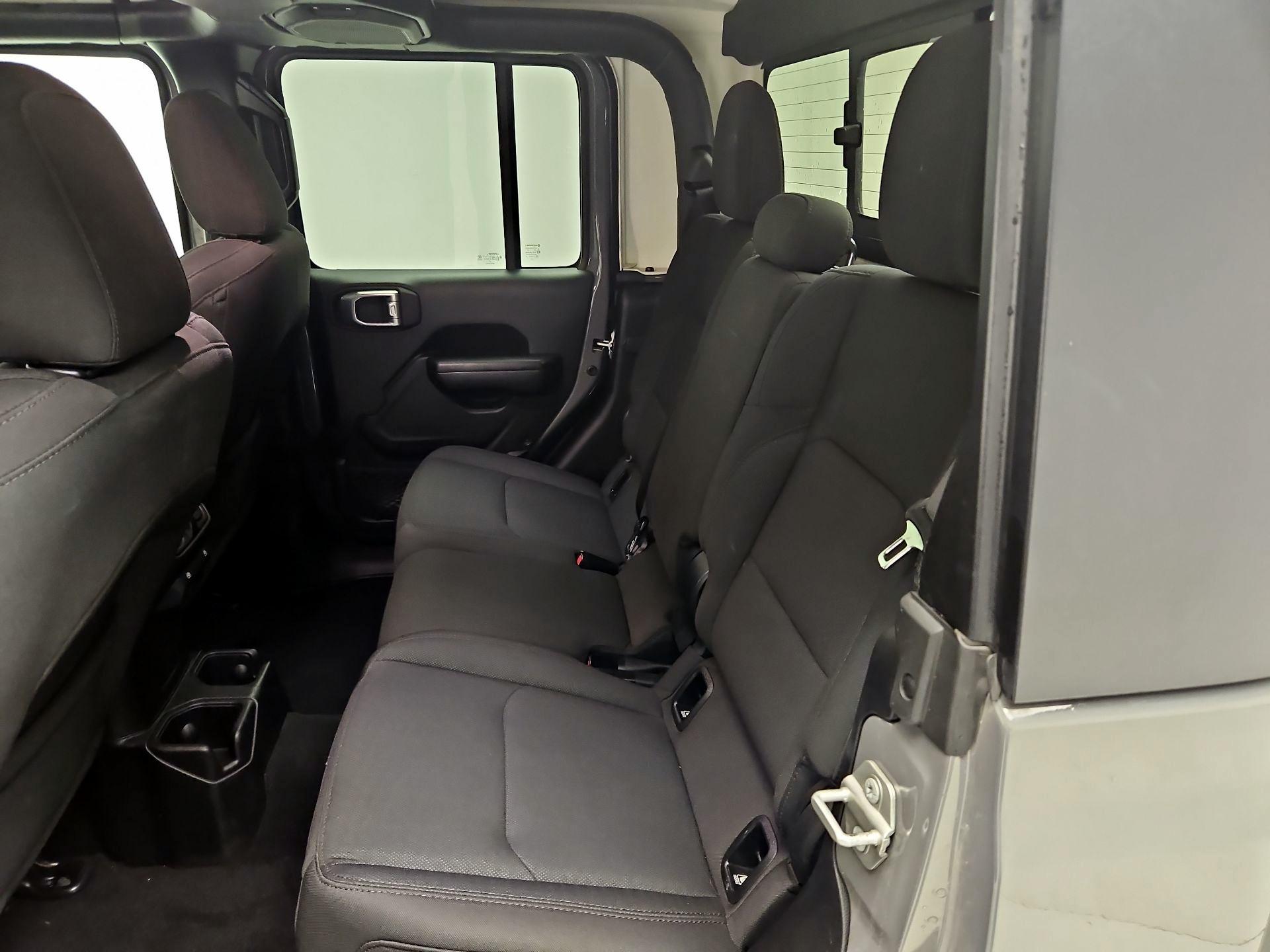 Thumbnail: 2021 Jeep Gladiator - 19