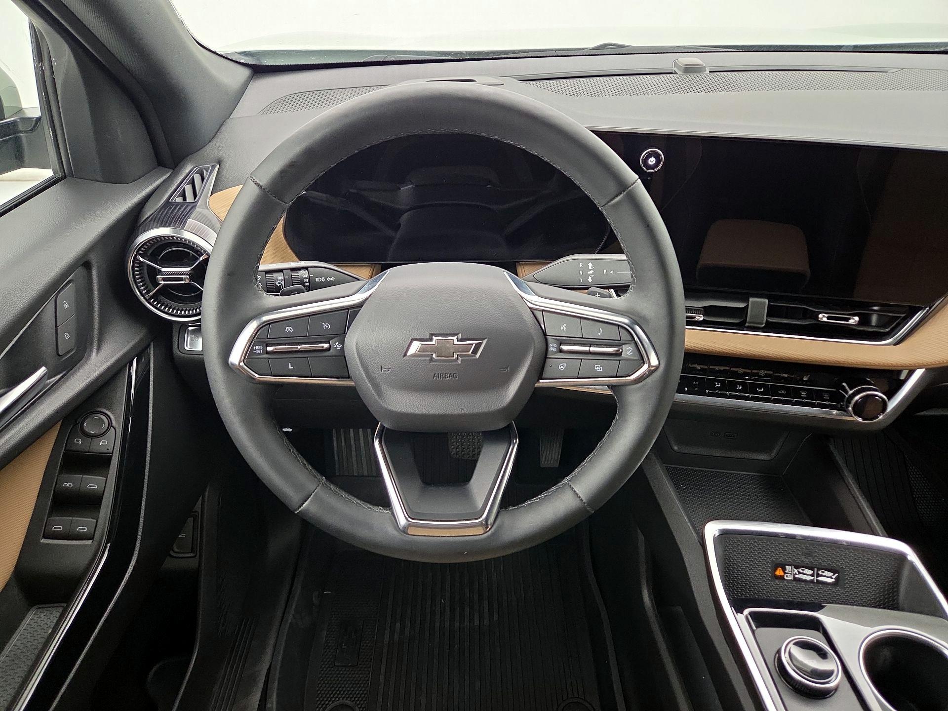 Thumbnail: 2025 Chevrolet Equinox - 10