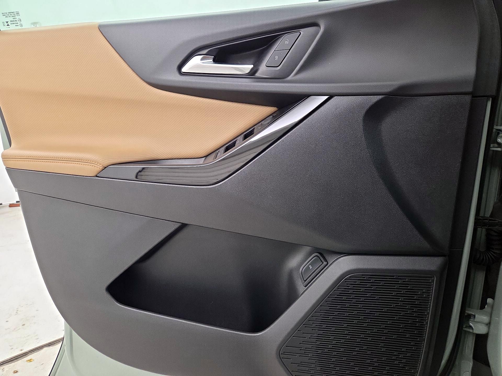 Thumbnail: 2025 Chevrolet Equinox - 12