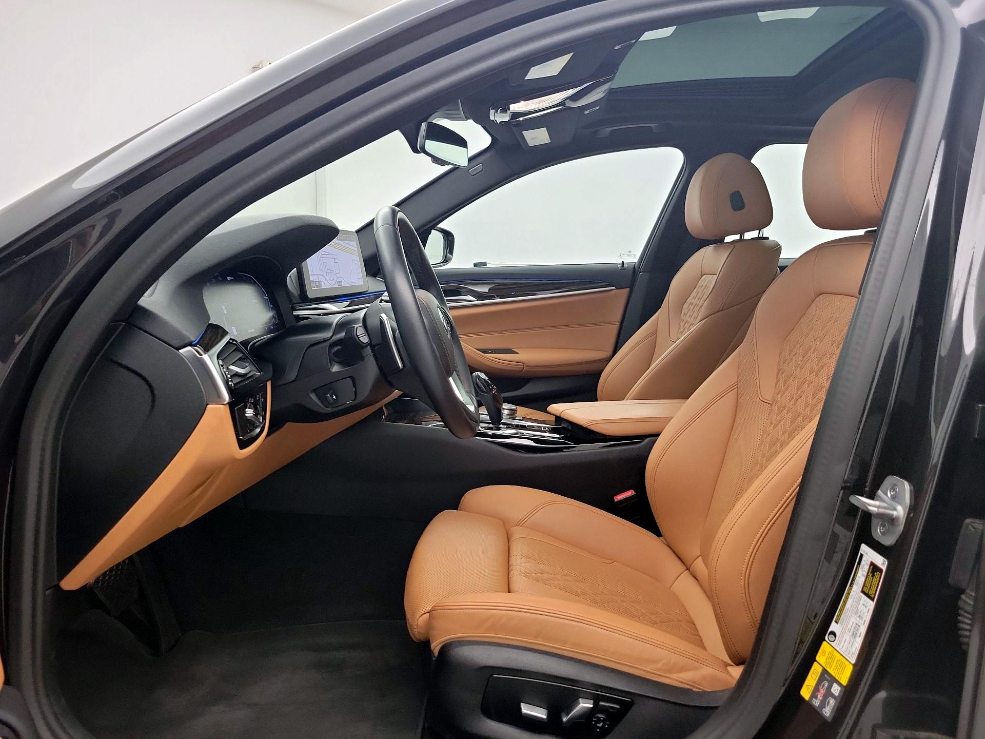 Thumbnail: 2023 BMW 5 Series - 11