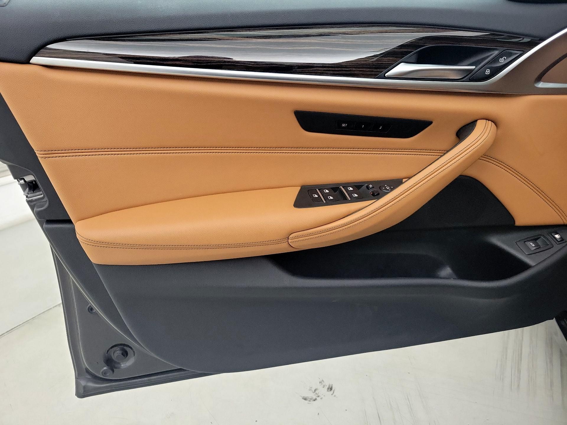 Thumbnail: 2023 BMW 5 Series - 12