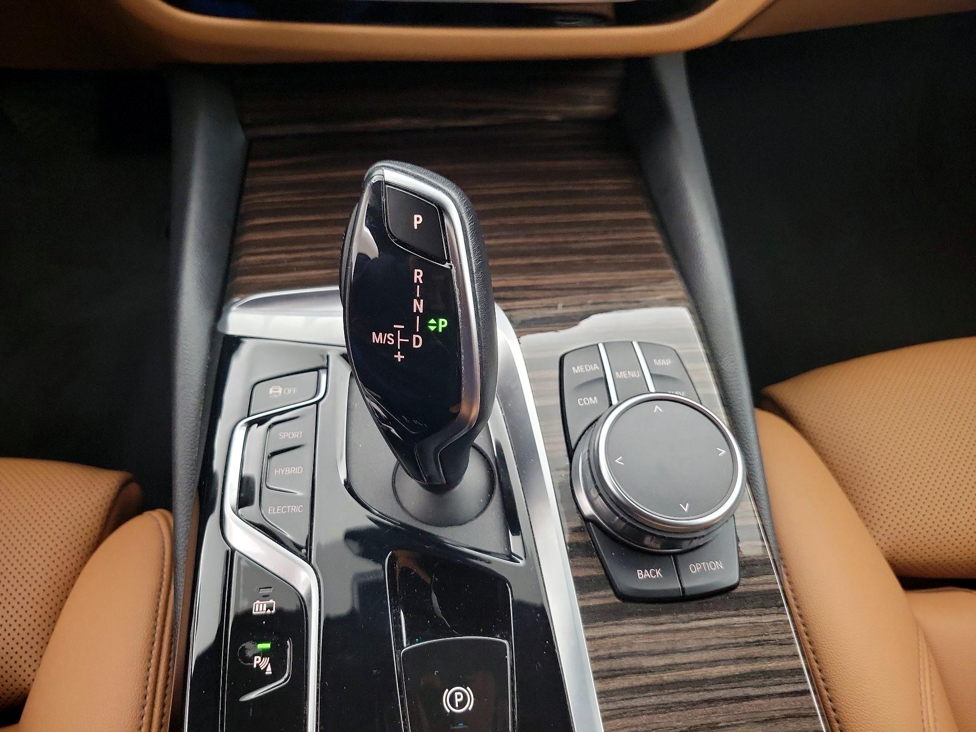 Thumbnail: 2023 BMW 5 Series - 18