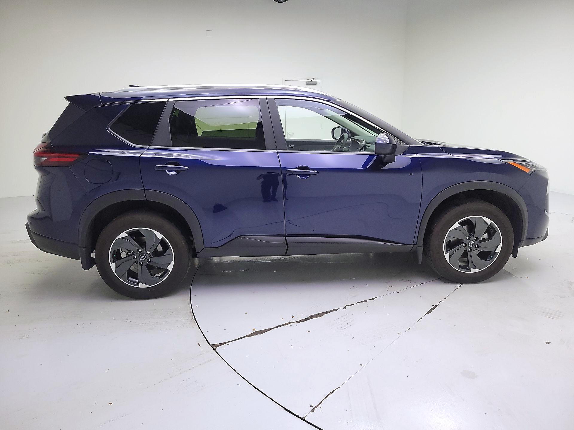 Thumbnail: 2025 Nissan Rogue - 4