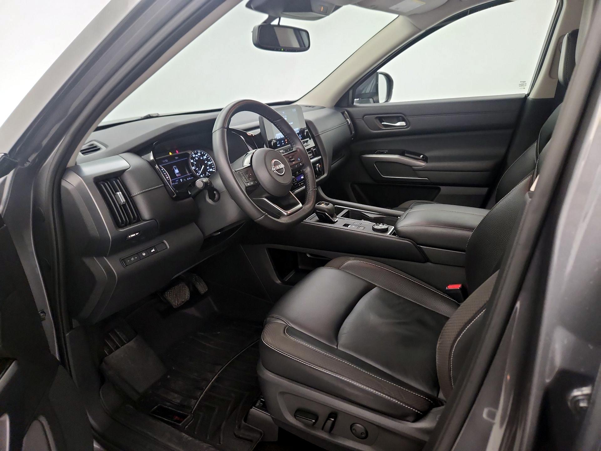 Thumbnail: 2022 Nissan Pathfinder - 11