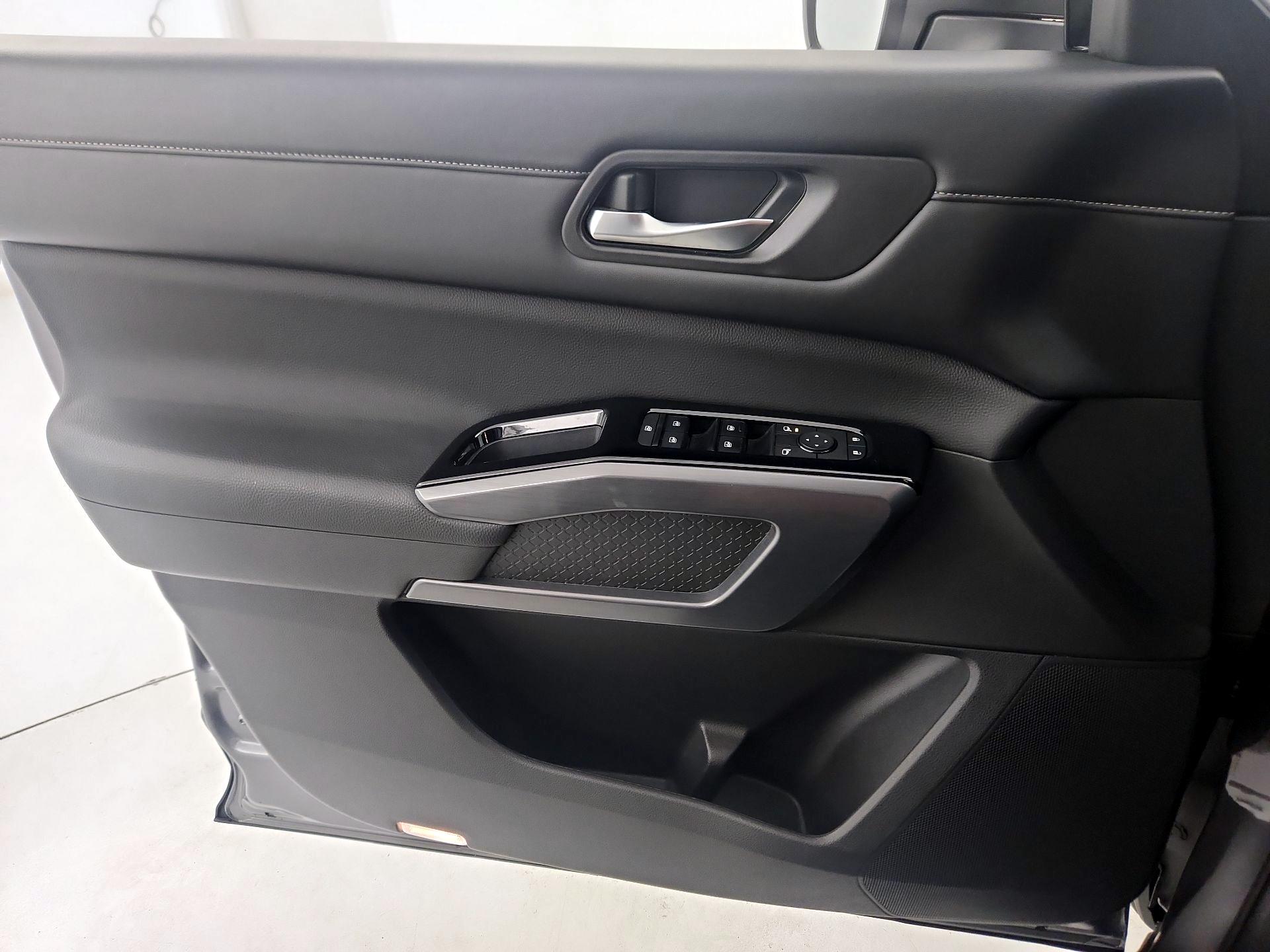 Thumbnail: 2022 Nissan Pathfinder - 12