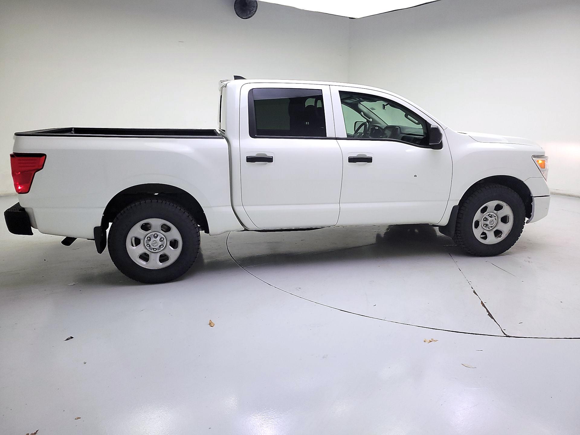 Thumbnail: 2022 Nissan Titan - 4