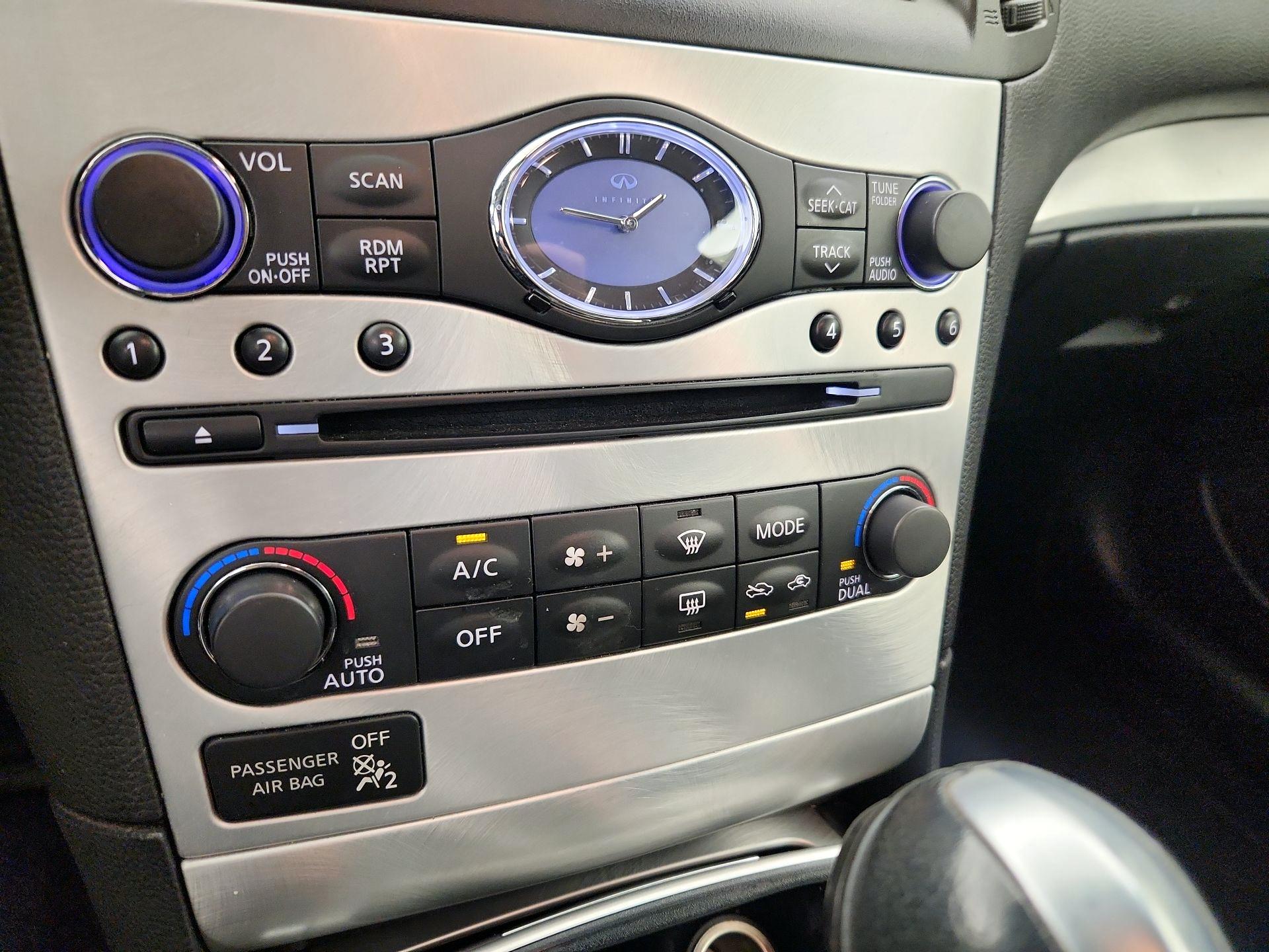 Thumbnail: 2014 INFINITI Q60 - 17