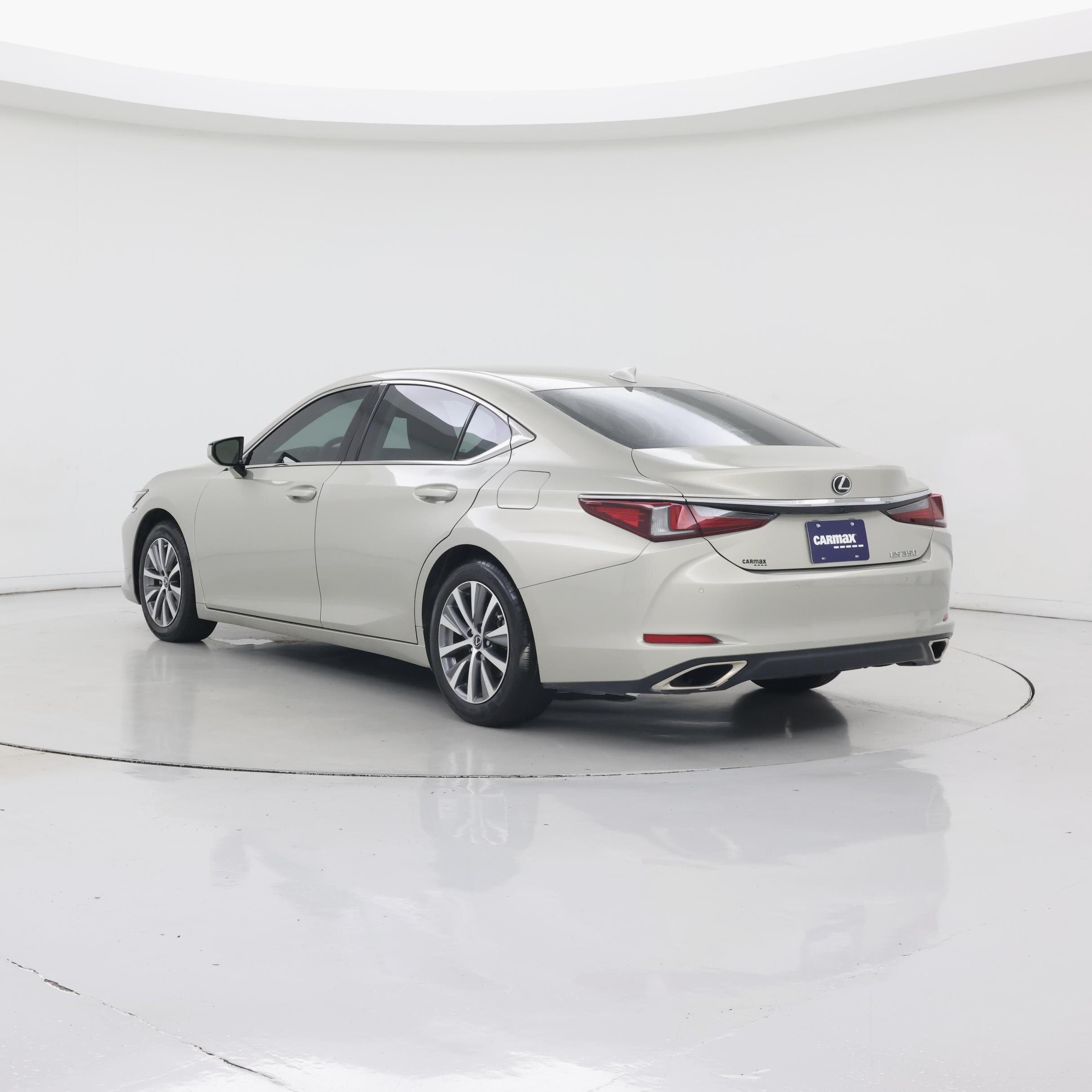 Thumbnail: 2021 Lexus ES - 2