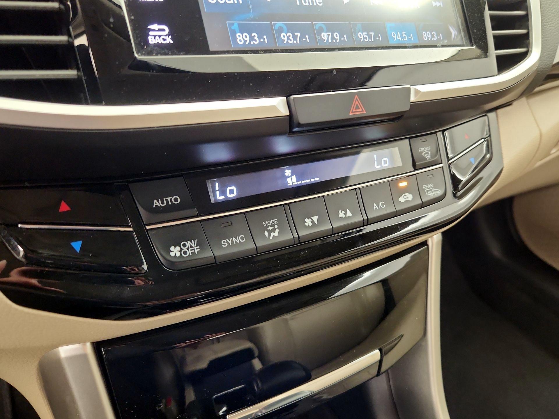 Thumbnail: 2016 Honda Accord - 16