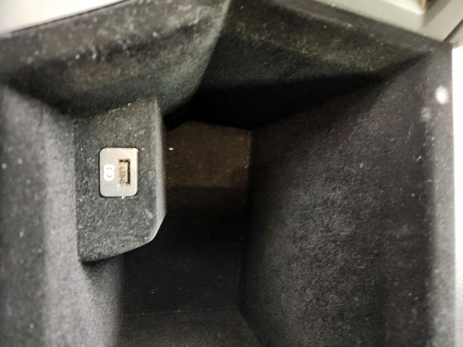 Thumbnail: 2023 INFINITI QX55 - 18