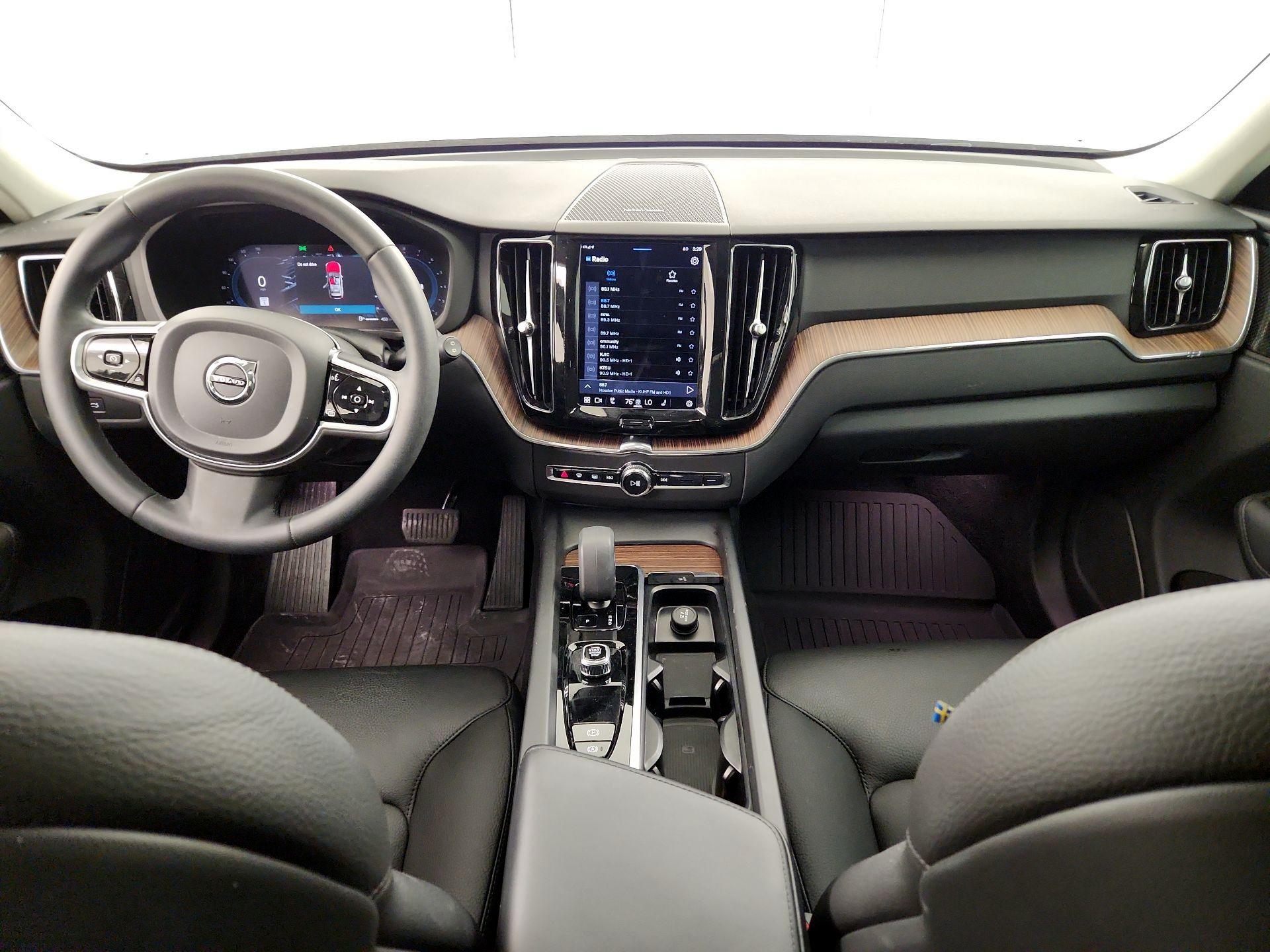 Thumbnail: 2023 Volvo XC60 - 9