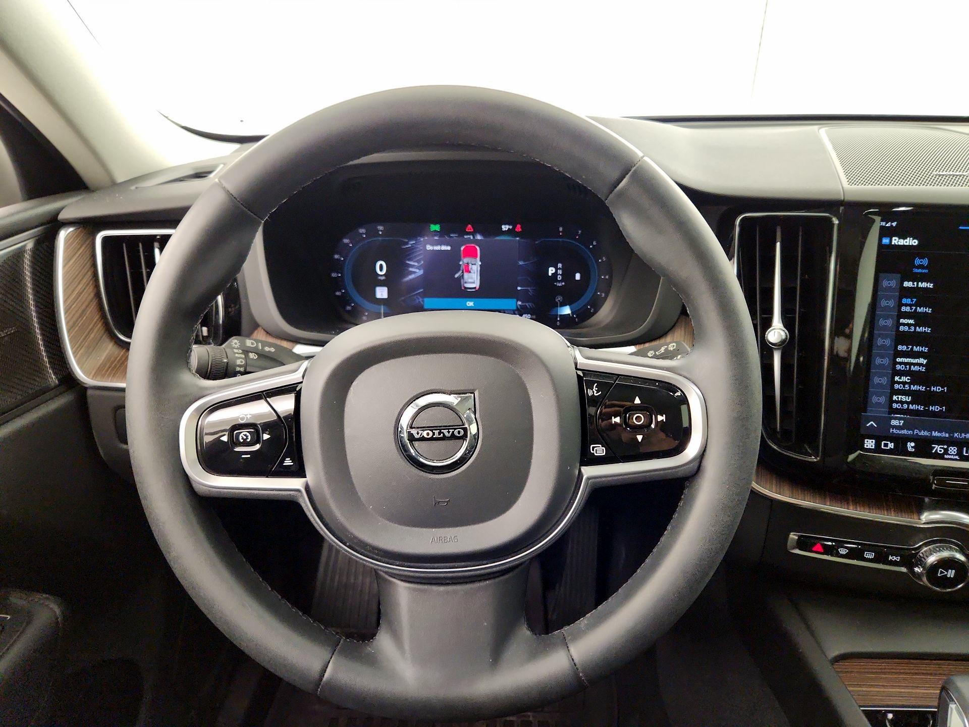 Thumbnail: 2023 Volvo XC60 - 10