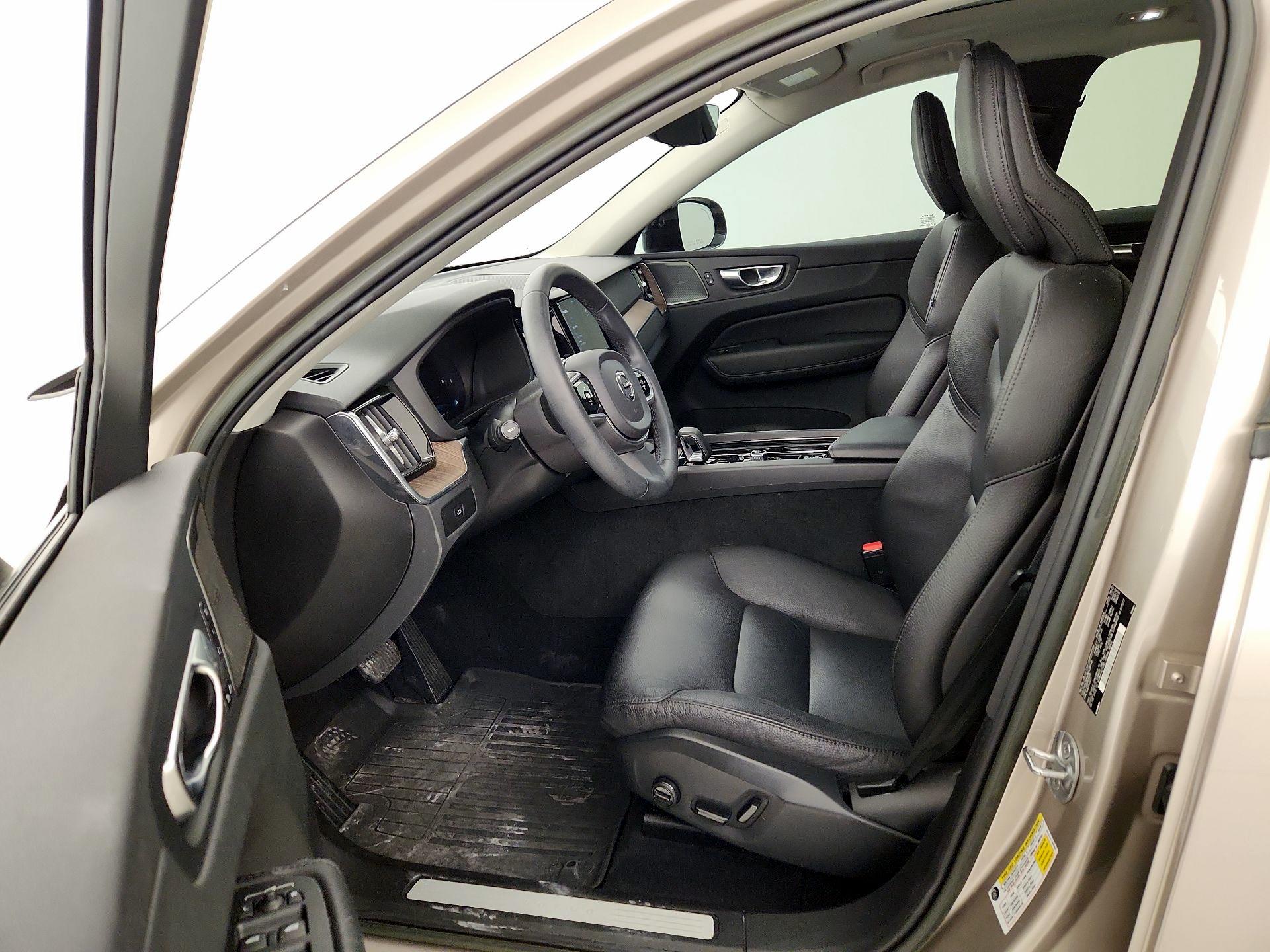 Thumbnail: 2023 Volvo XC60 - 11