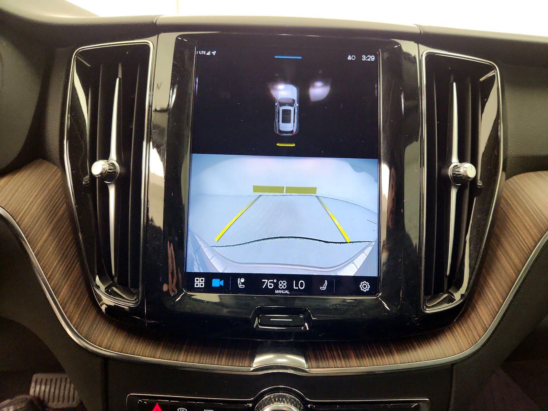 Thumbnail: 2023 Volvo XC60 - 14