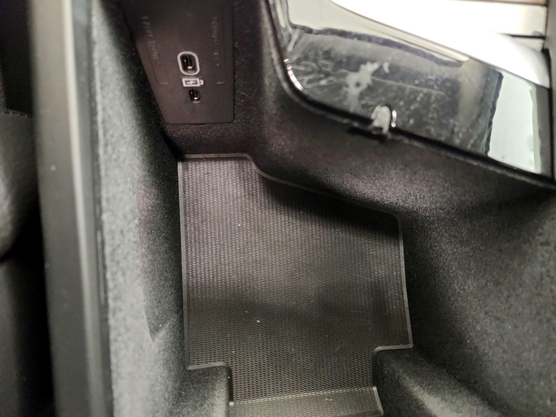 Thumbnail: 2023 Volvo XC60 - 18