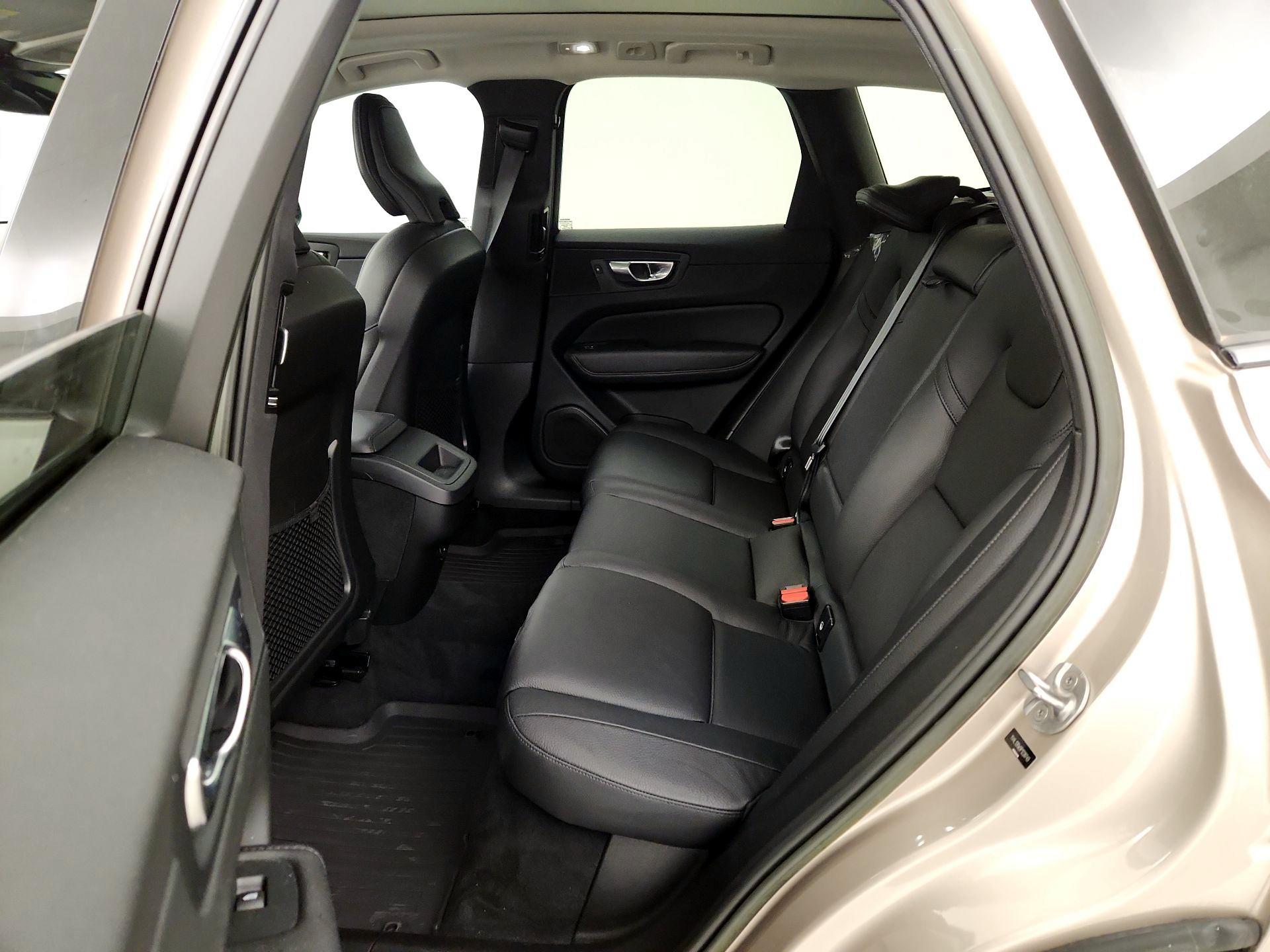 Thumbnail: 2023 Volvo XC60 - 19