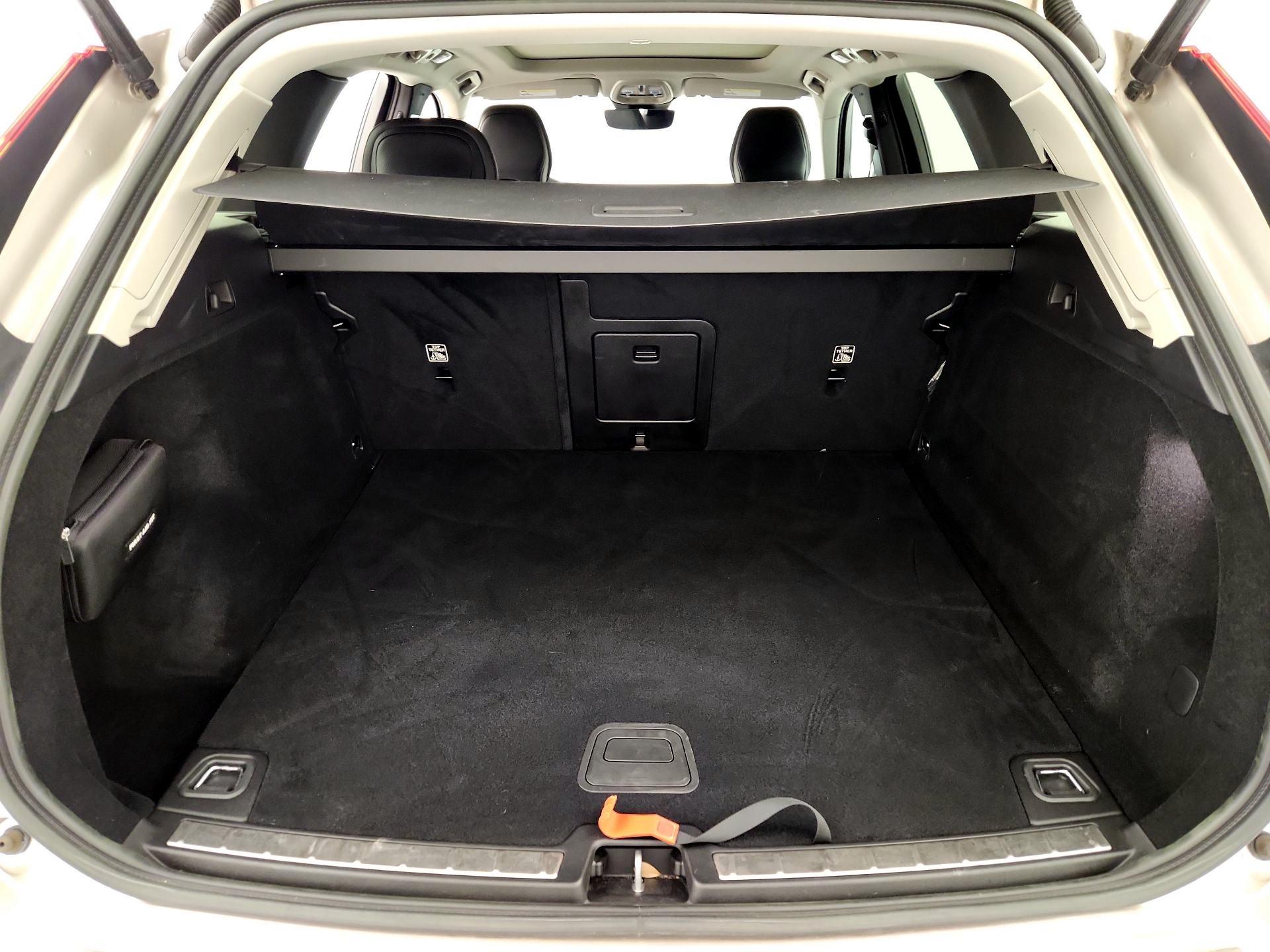 Thumbnail: 2023 Volvo XC60 - 20