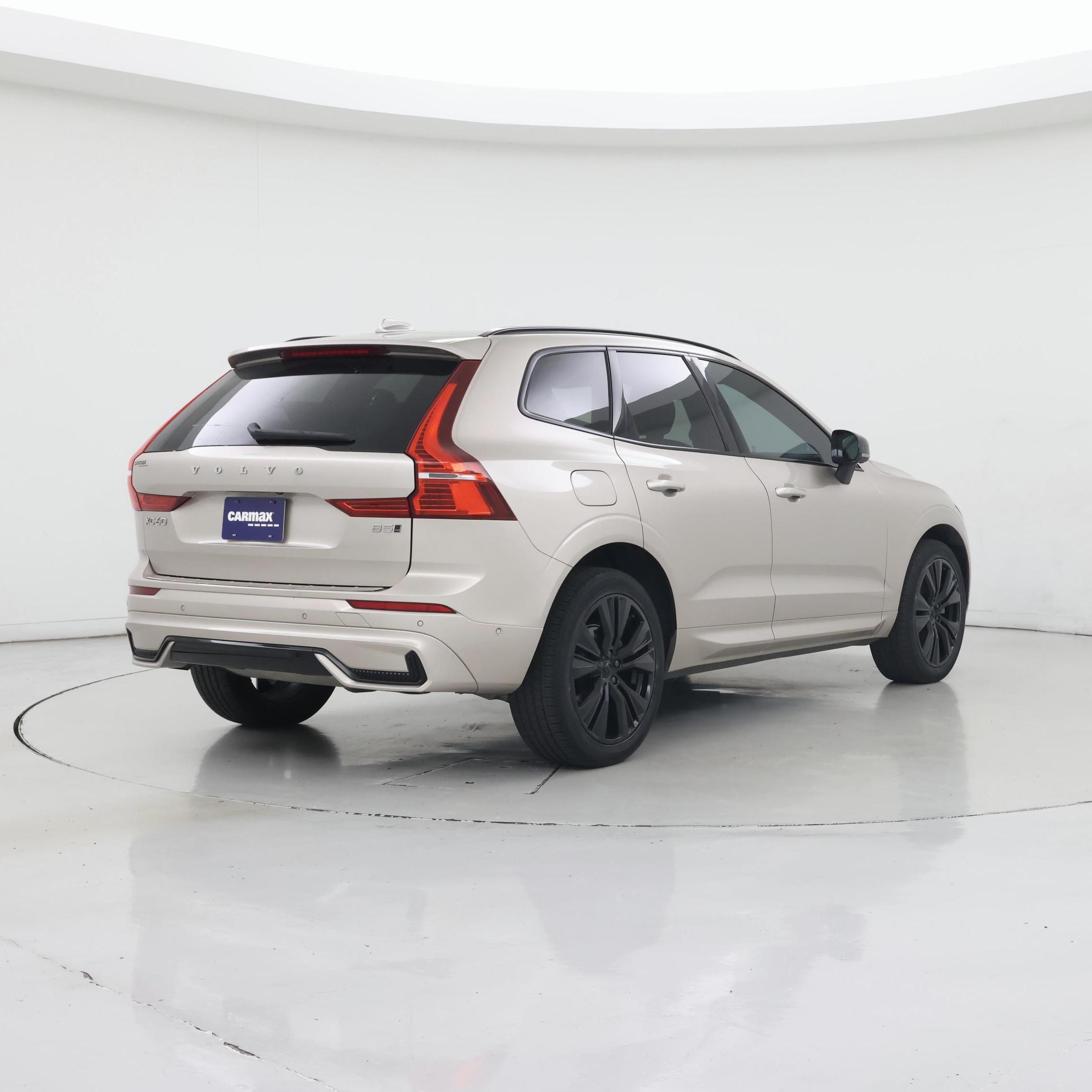 Thumbnail: 2023 Volvo XC60 - 8