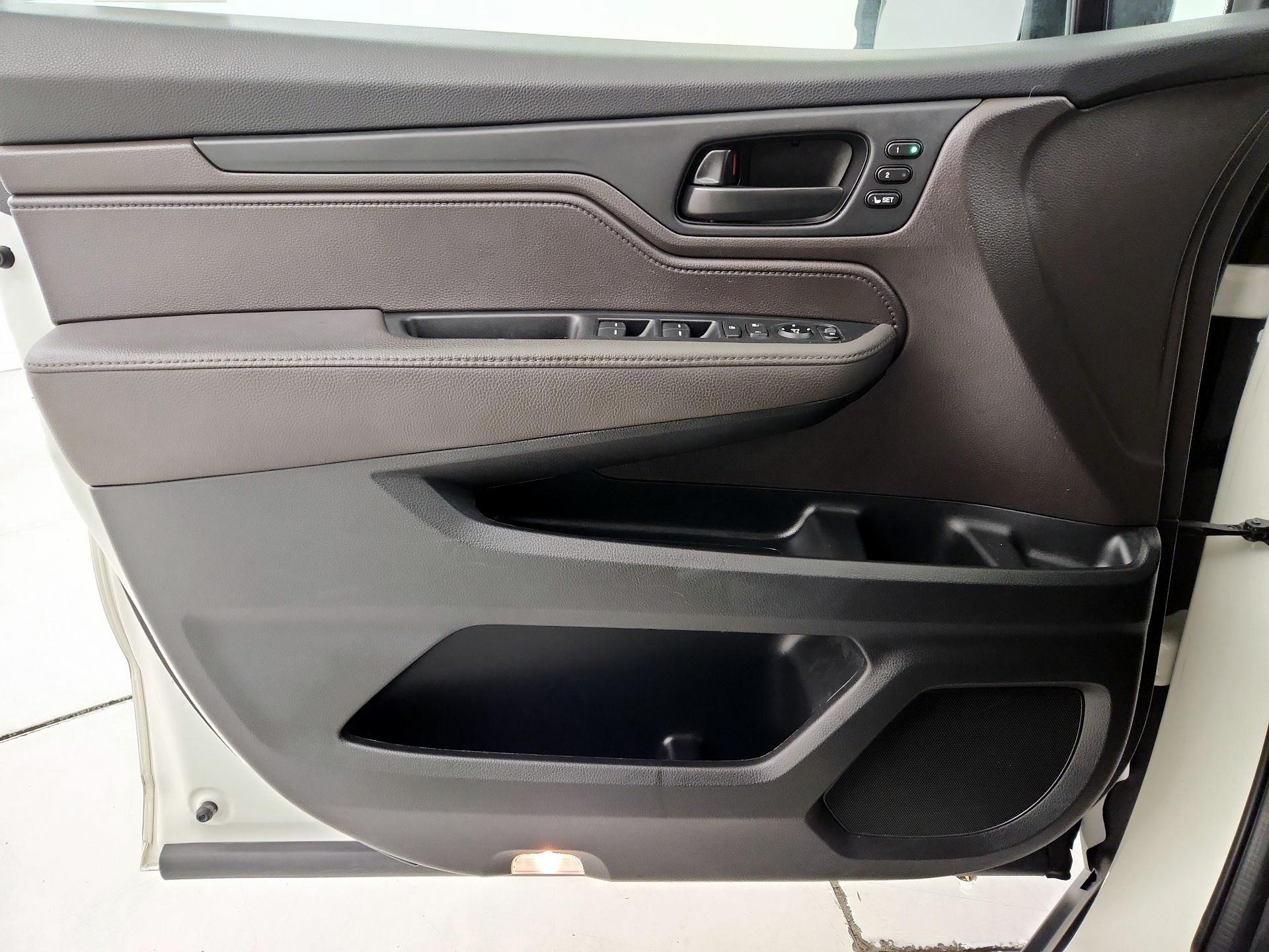 Thumbnail: 2019 Honda Odyssey - 12