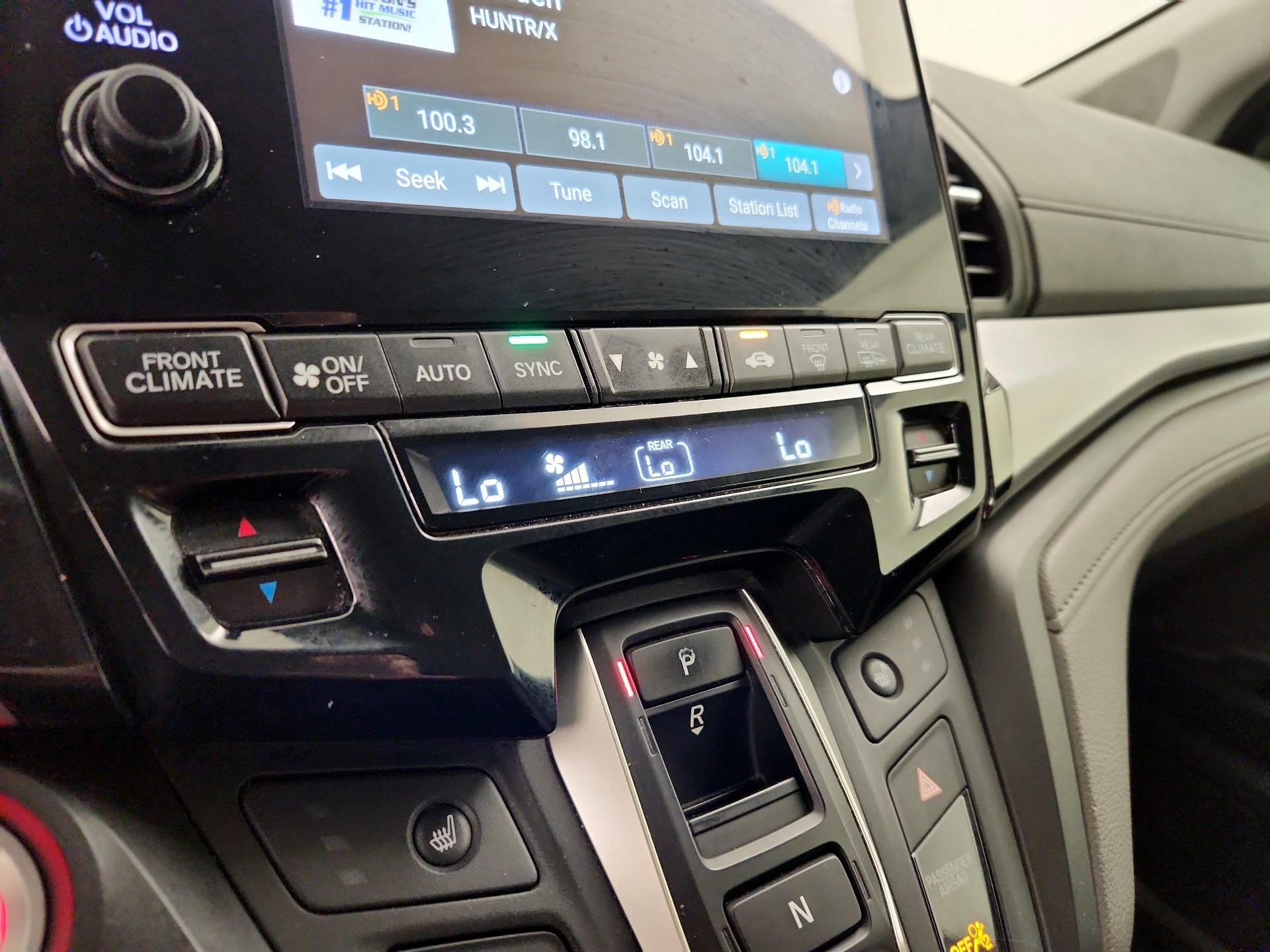 Thumbnail: 2019 Honda Odyssey - 16