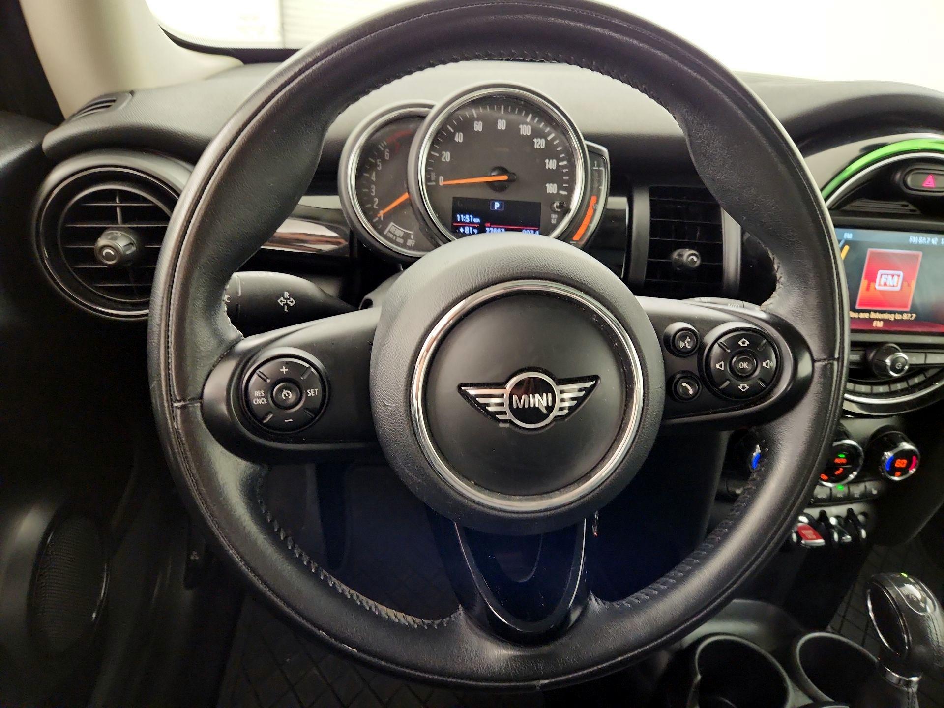 Thumbnail: 2019 MINI Cooper Hardtop - 10