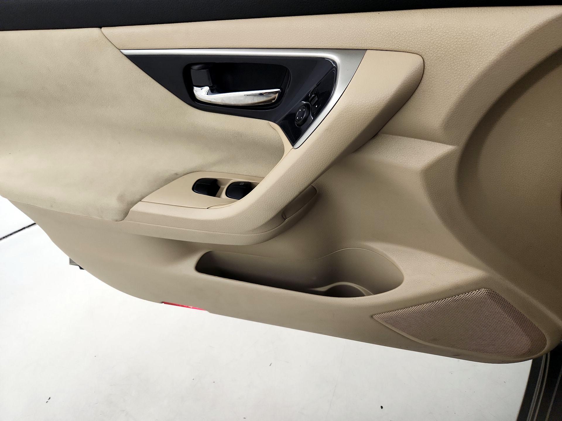 Thumbnail: 2014 Nissan Altima - 12