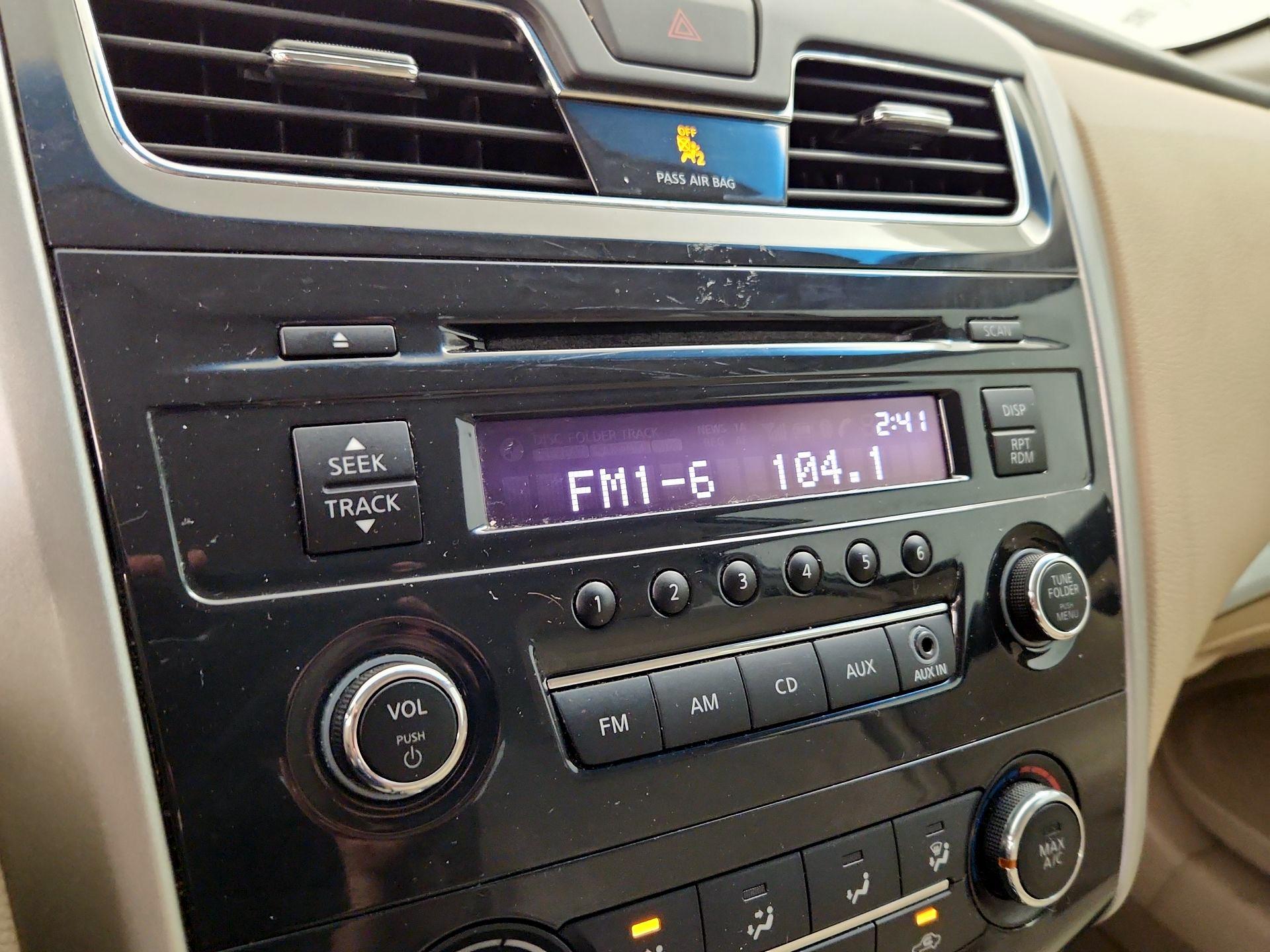 Thumbnail: 2014 Nissan Altima - 14