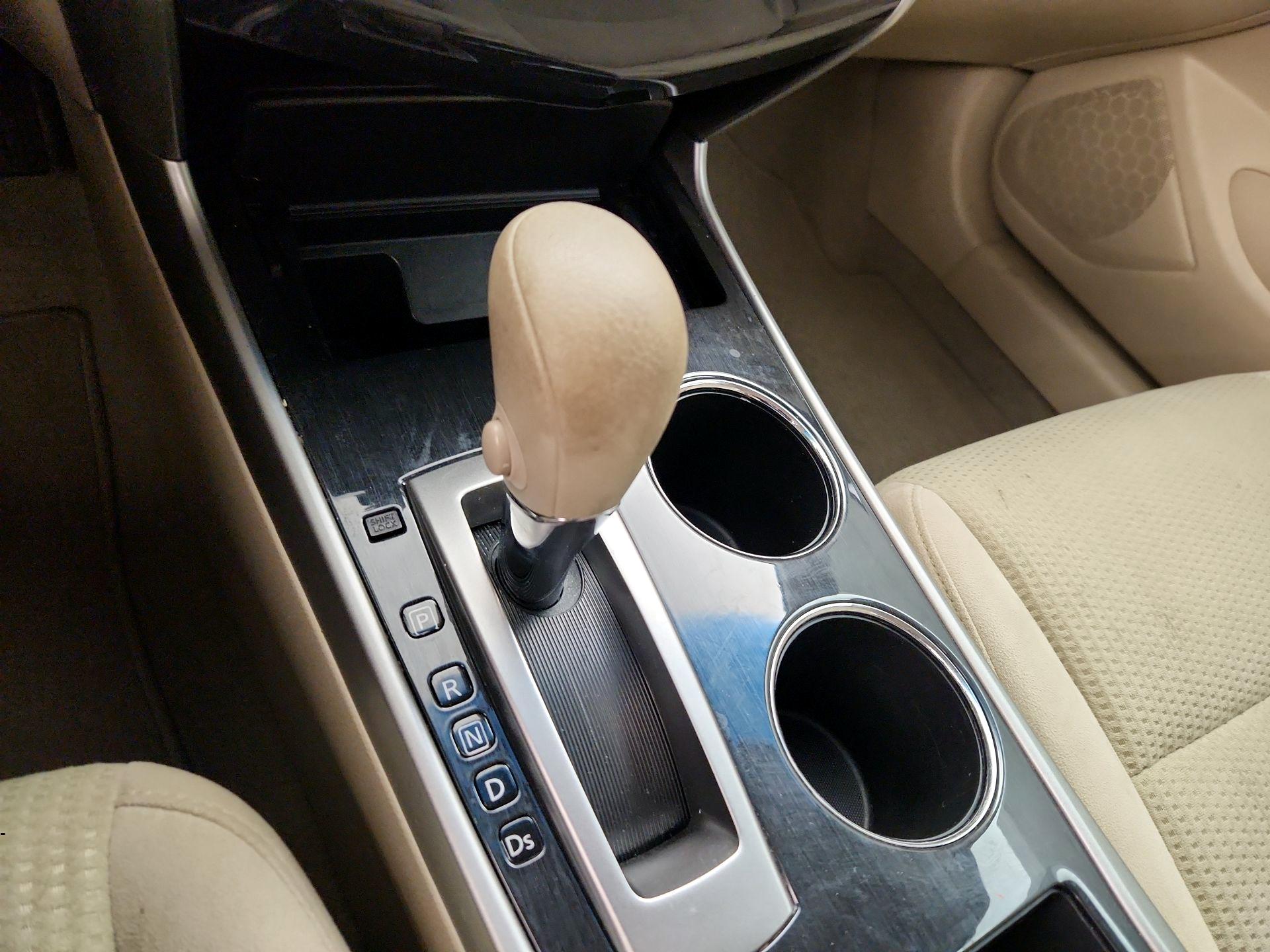 Thumbnail: 2014 Nissan Altima - 16