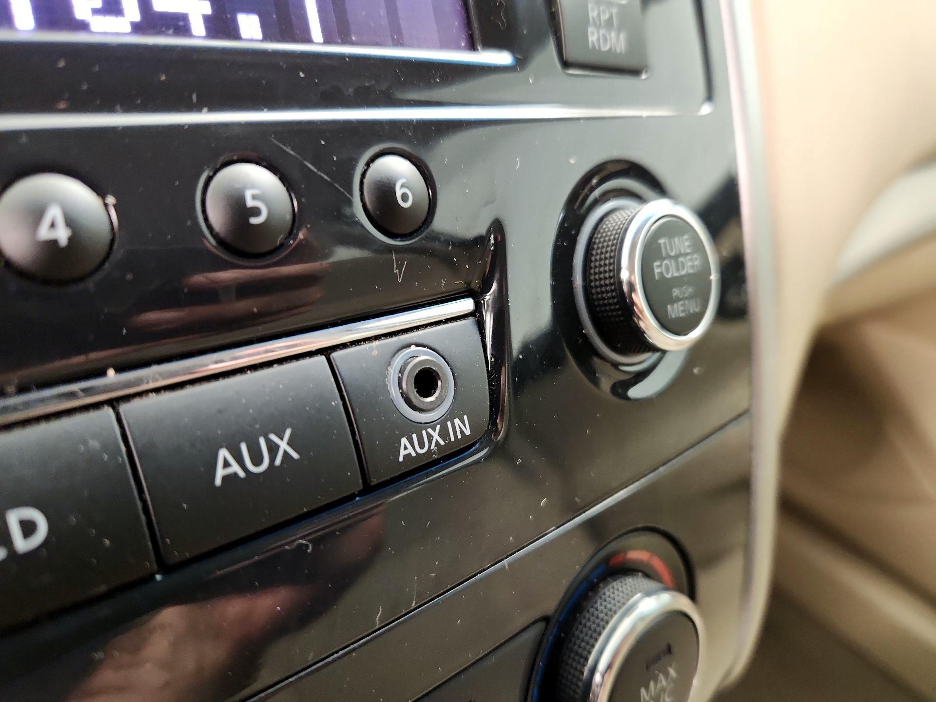 Thumbnail: 2014 Nissan Altima - 17