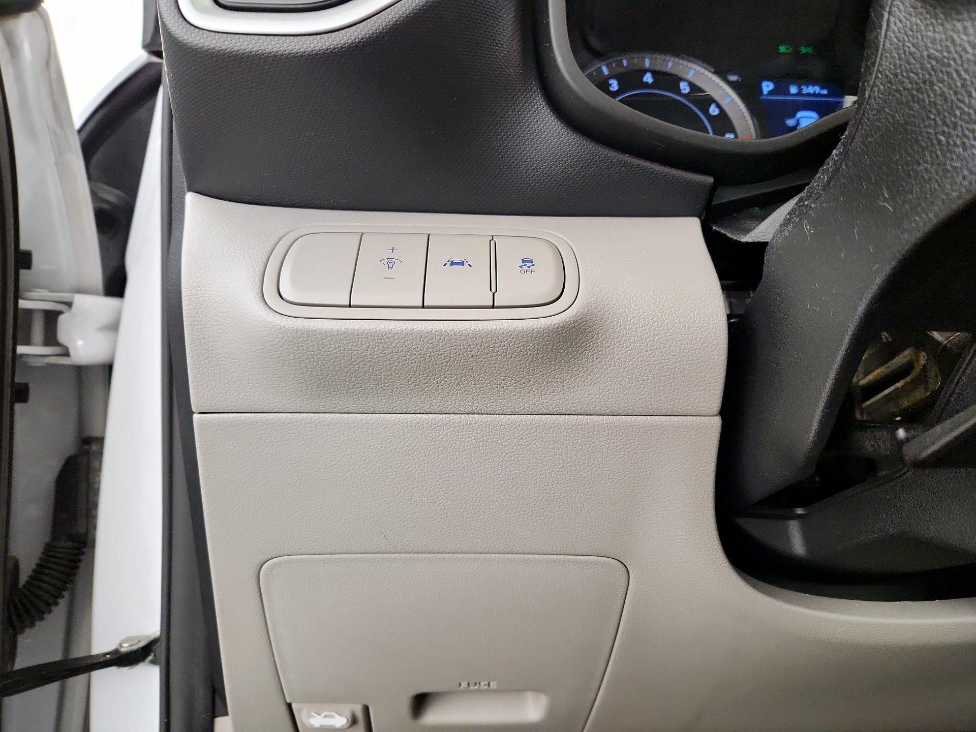 Thumbnail: 2022 Hyundai Venue - 13