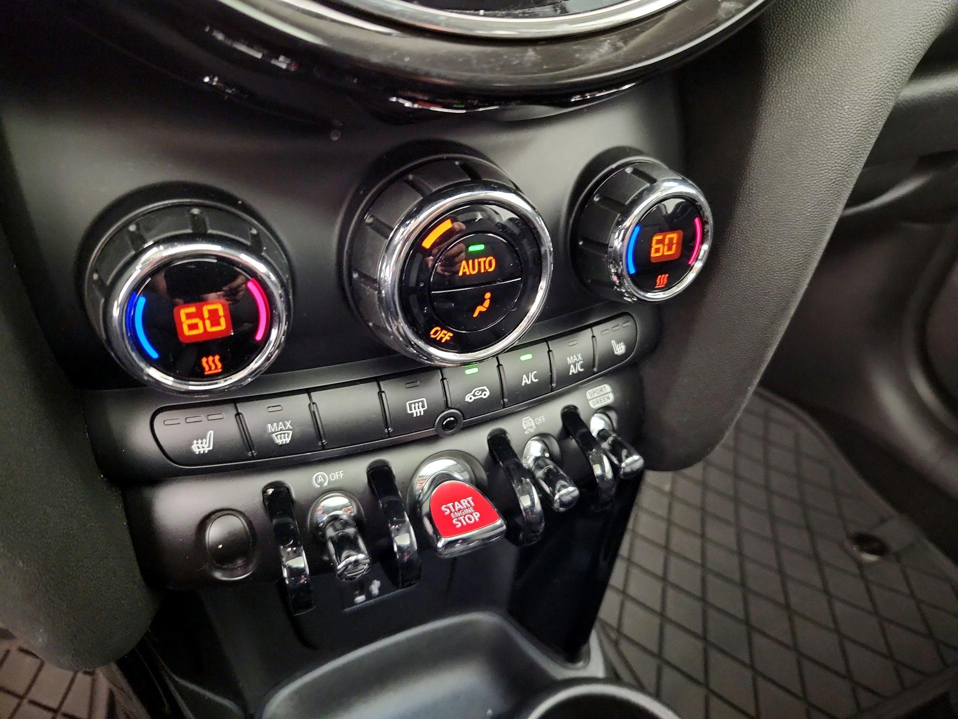 Thumbnail: 2023 MINI Cooper Hardtop - 17