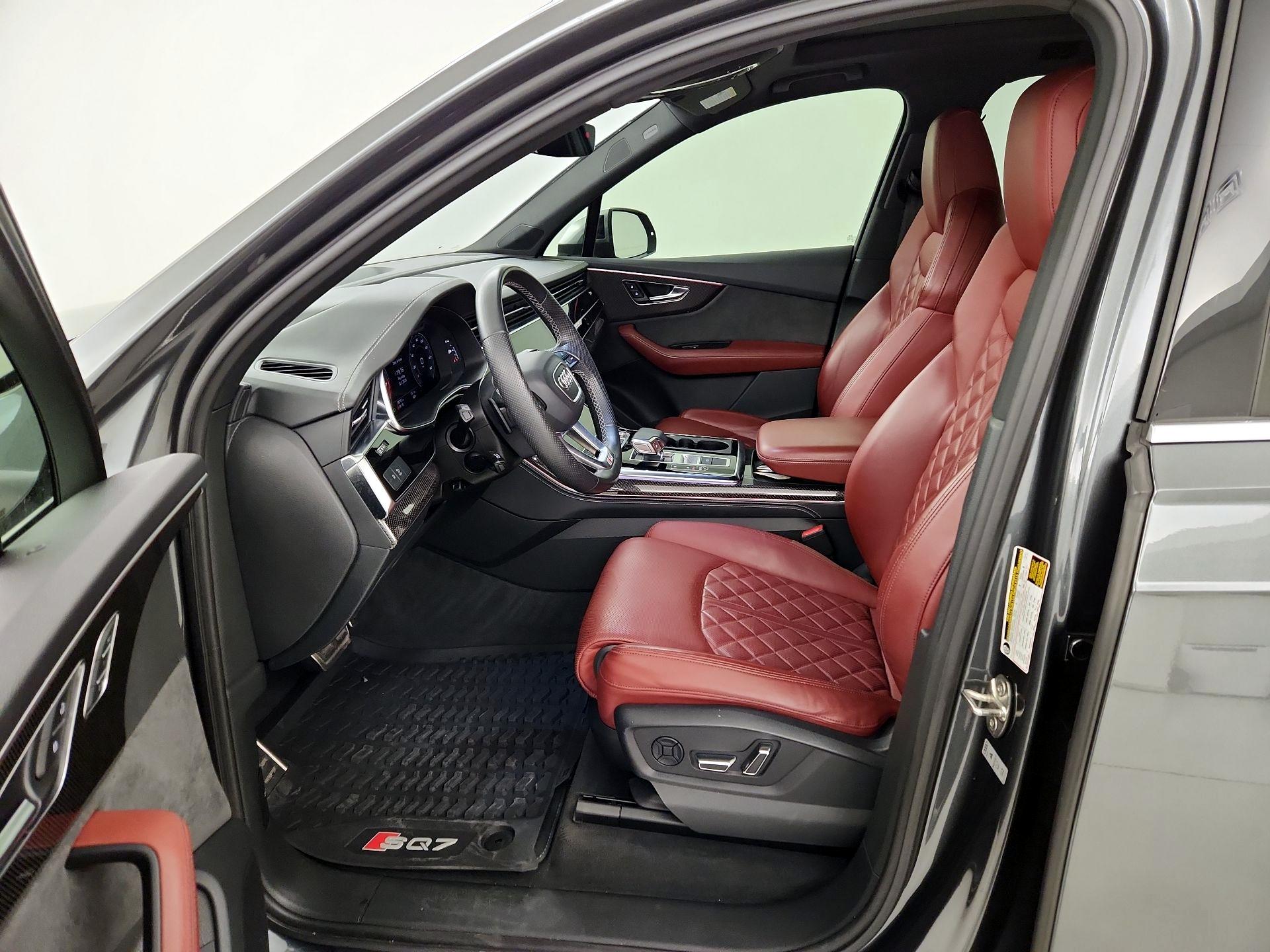 Thumbnail: 2022 Audi SQ7 - 11