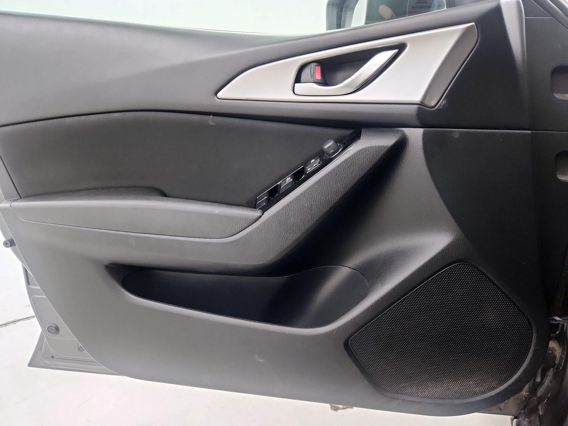 Thumbnail: 2017 Mazda Mazda3 - 12