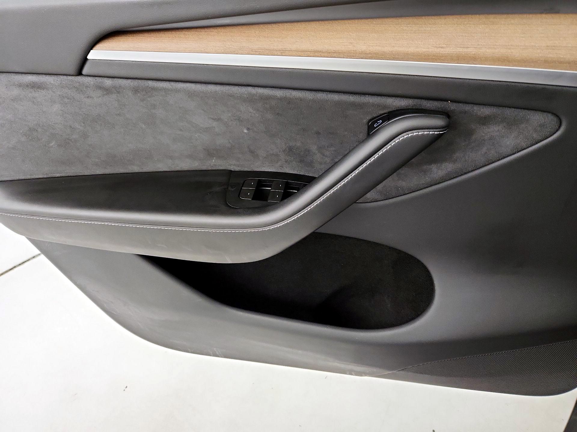 Thumbnail: 2023 Tesla Model Y - 12