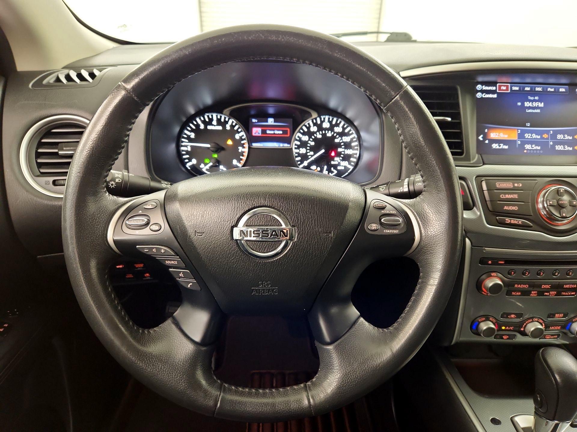 Thumbnail: 2017 Nissan Pathfinder - 10