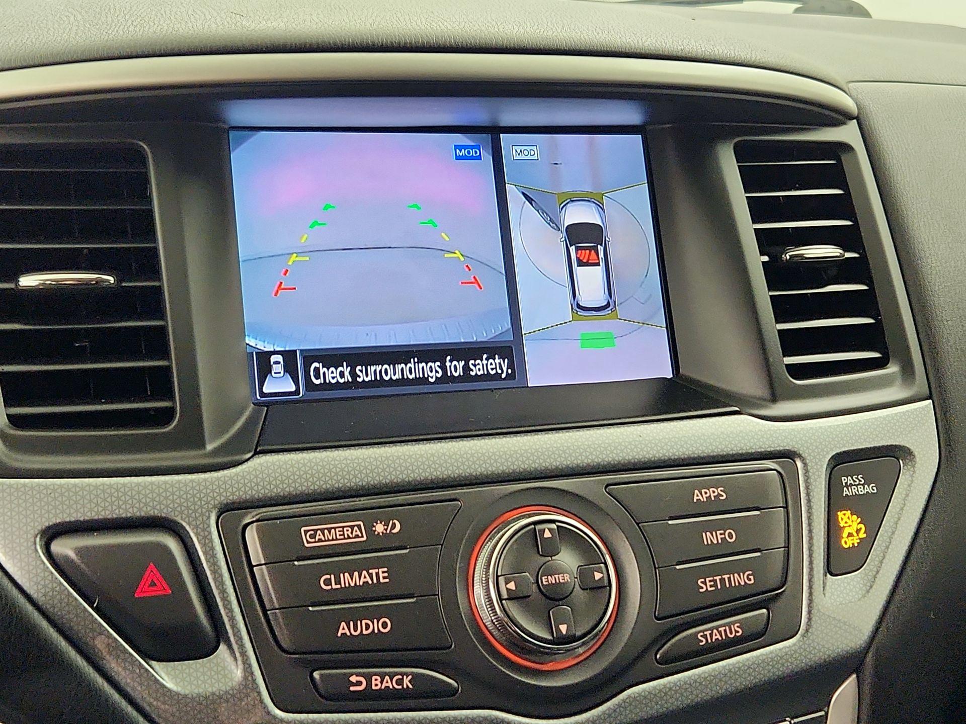 Thumbnail: 2017 Nissan Pathfinder - 14