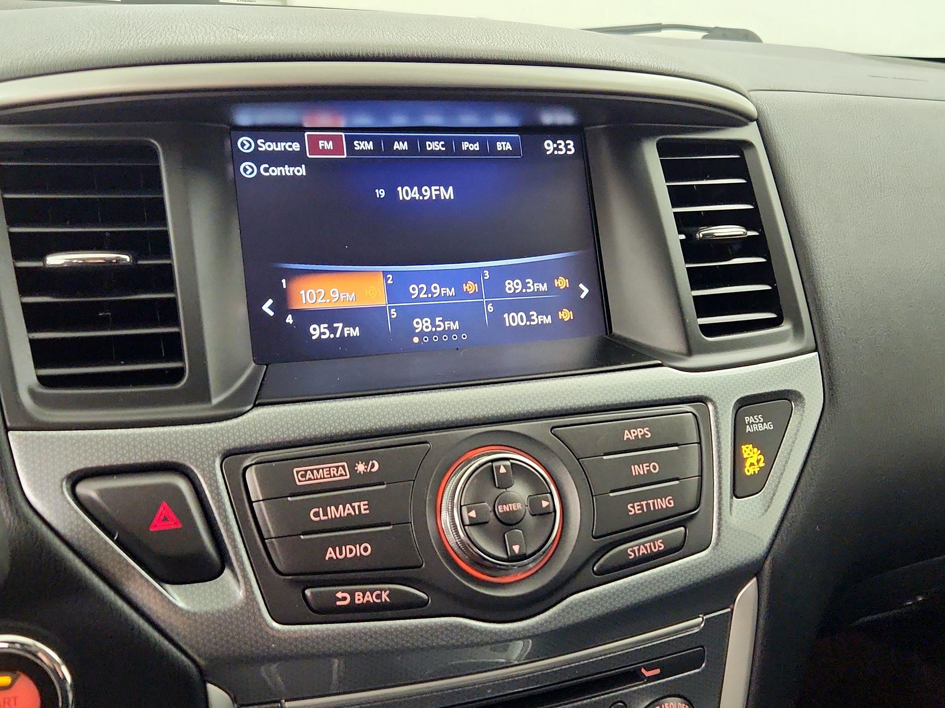 Thumbnail: 2017 Nissan Pathfinder - 15