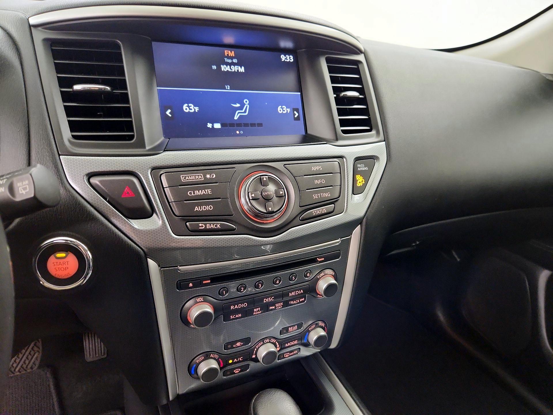 Thumbnail: 2017 Nissan Pathfinder - 16