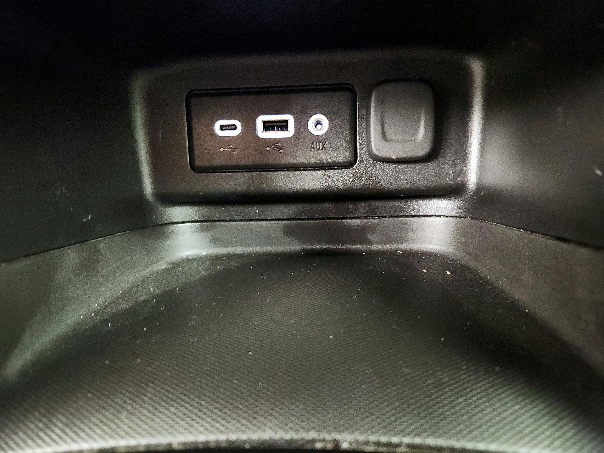 Thumbnail: 2021 Chevrolet Equinox - 18