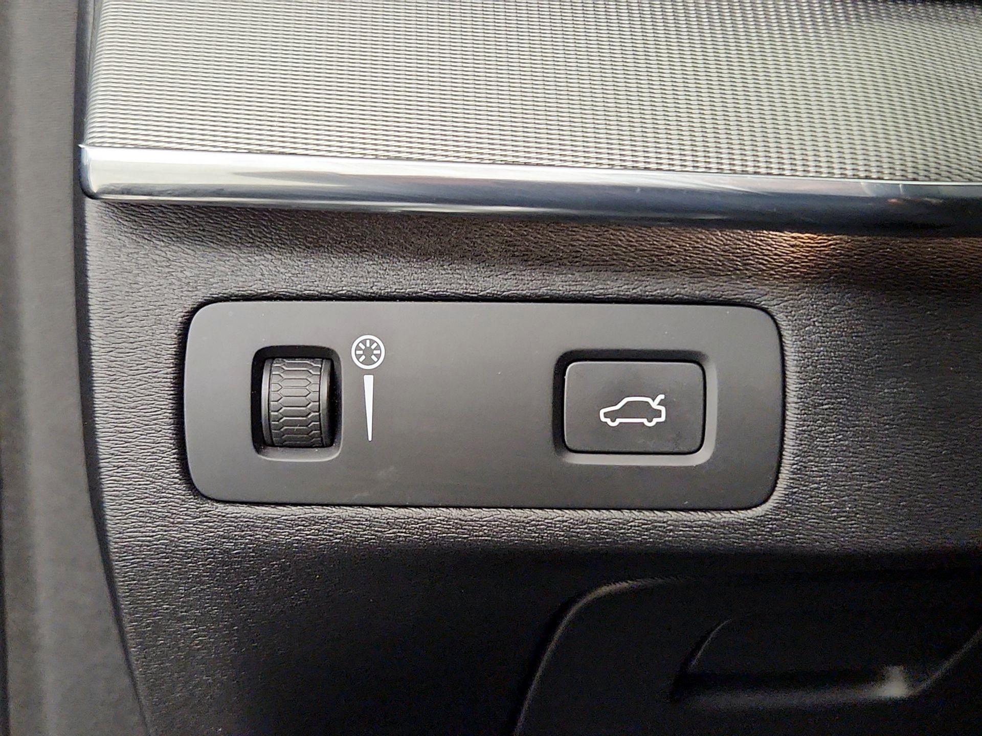 Thumbnail: 2017 Volvo XC90 - 13