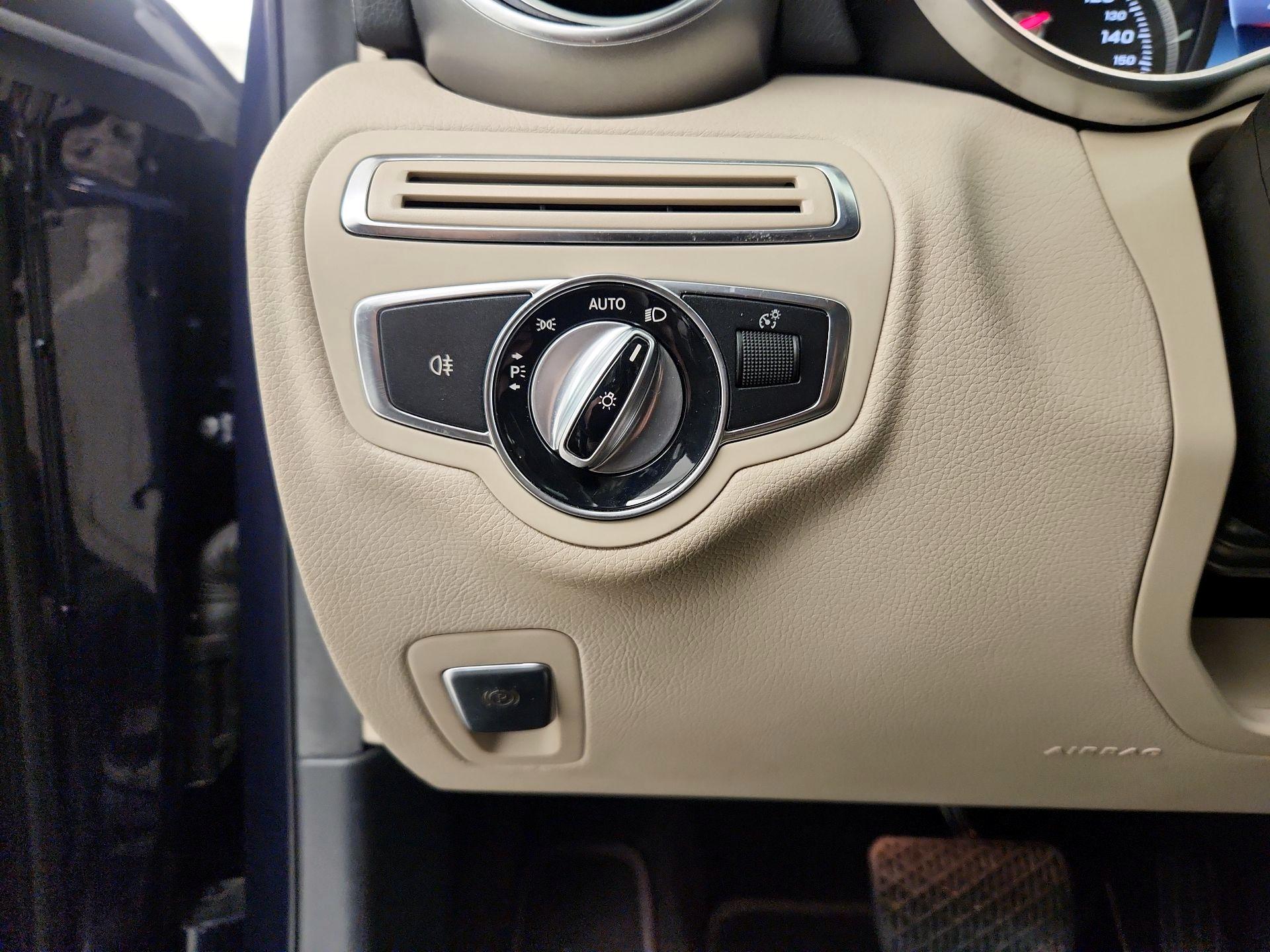 Thumbnail: 2015 Mercedes-Benz C-Class - 13