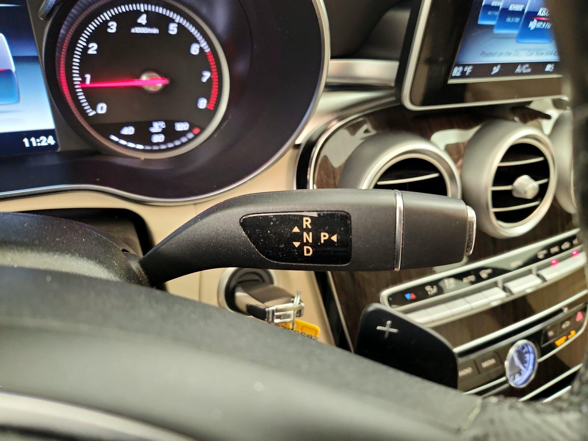 Thumbnail: 2015 Mercedes-Benz C-Class - 17