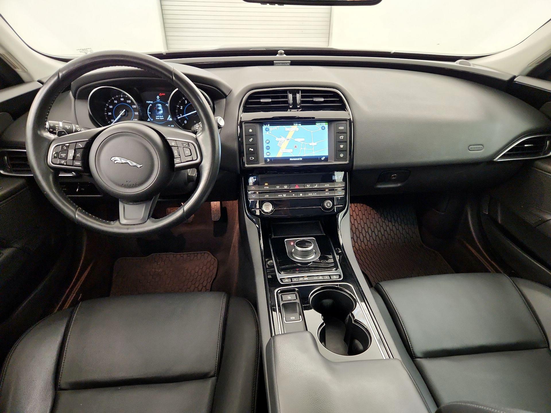 Thumbnail: 2017 Jaguar XE - 9