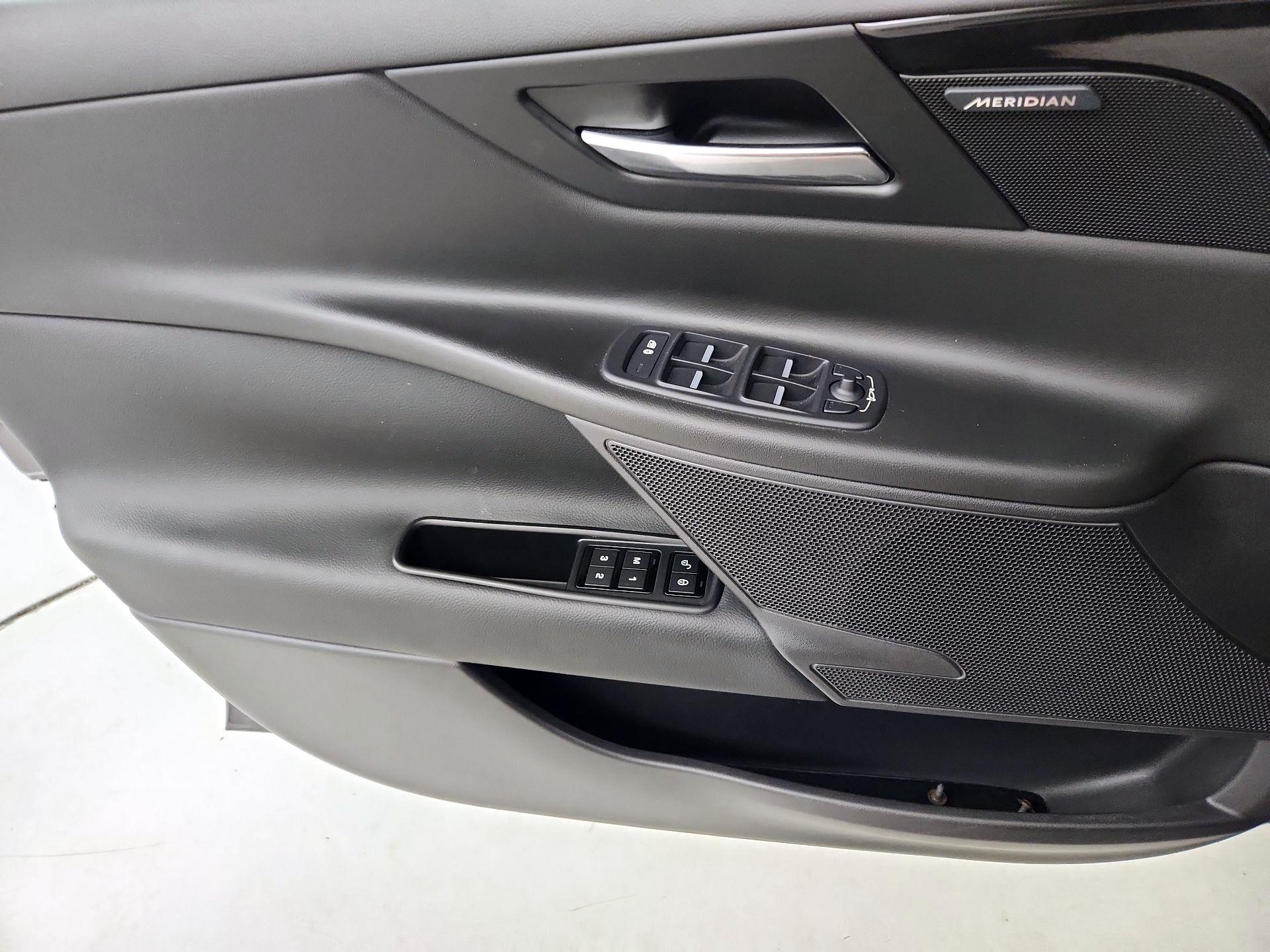 Thumbnail: 2017 Jaguar XE - 12