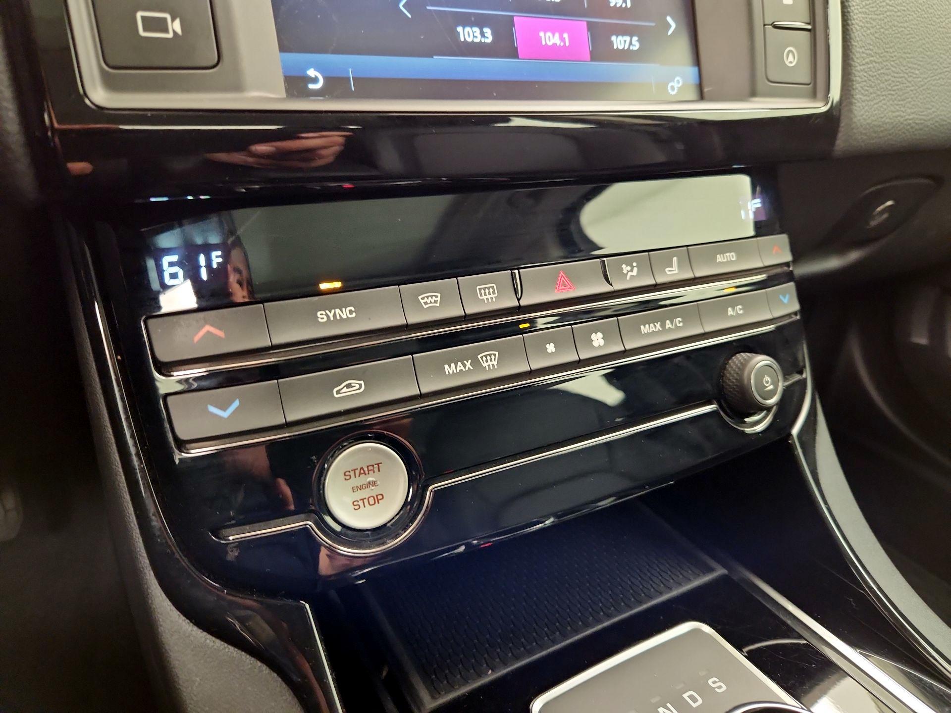 Thumbnail: 2017 Jaguar XE - 17