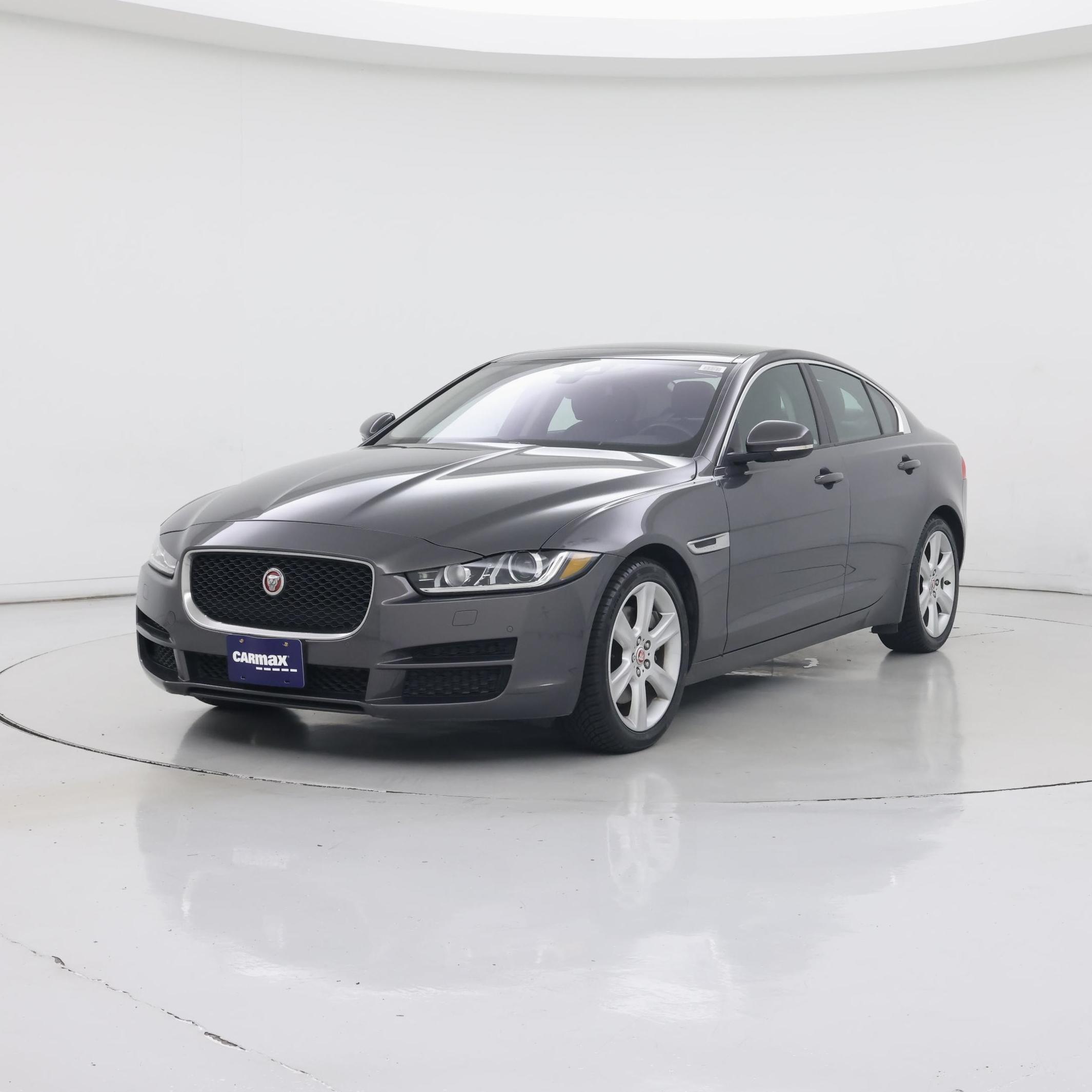 Thumbnail: 2017 Jaguar XE - 4