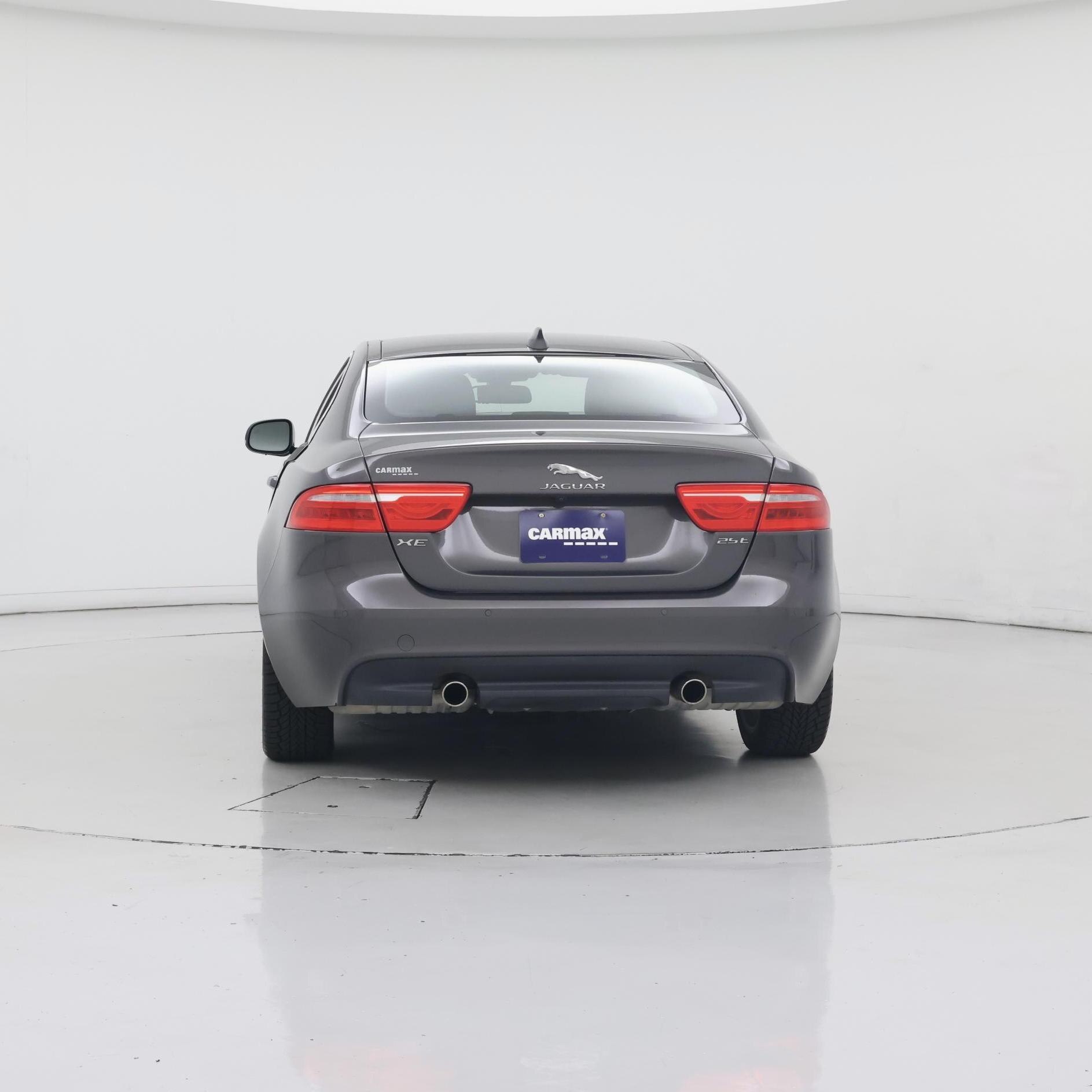 Thumbnail: 2017 Jaguar XE - 6