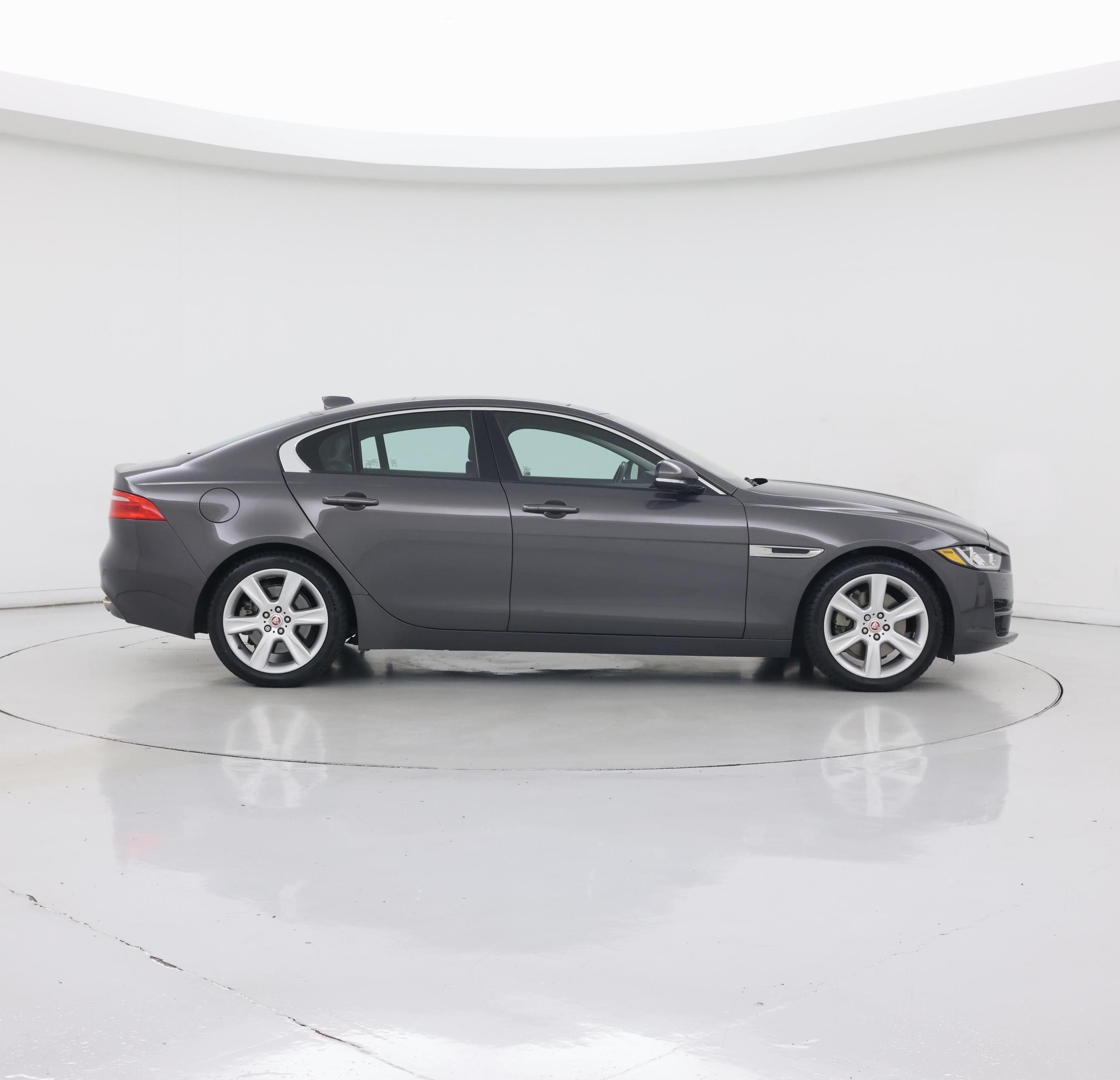 Thumbnail: 2017 Jaguar XE - 7
